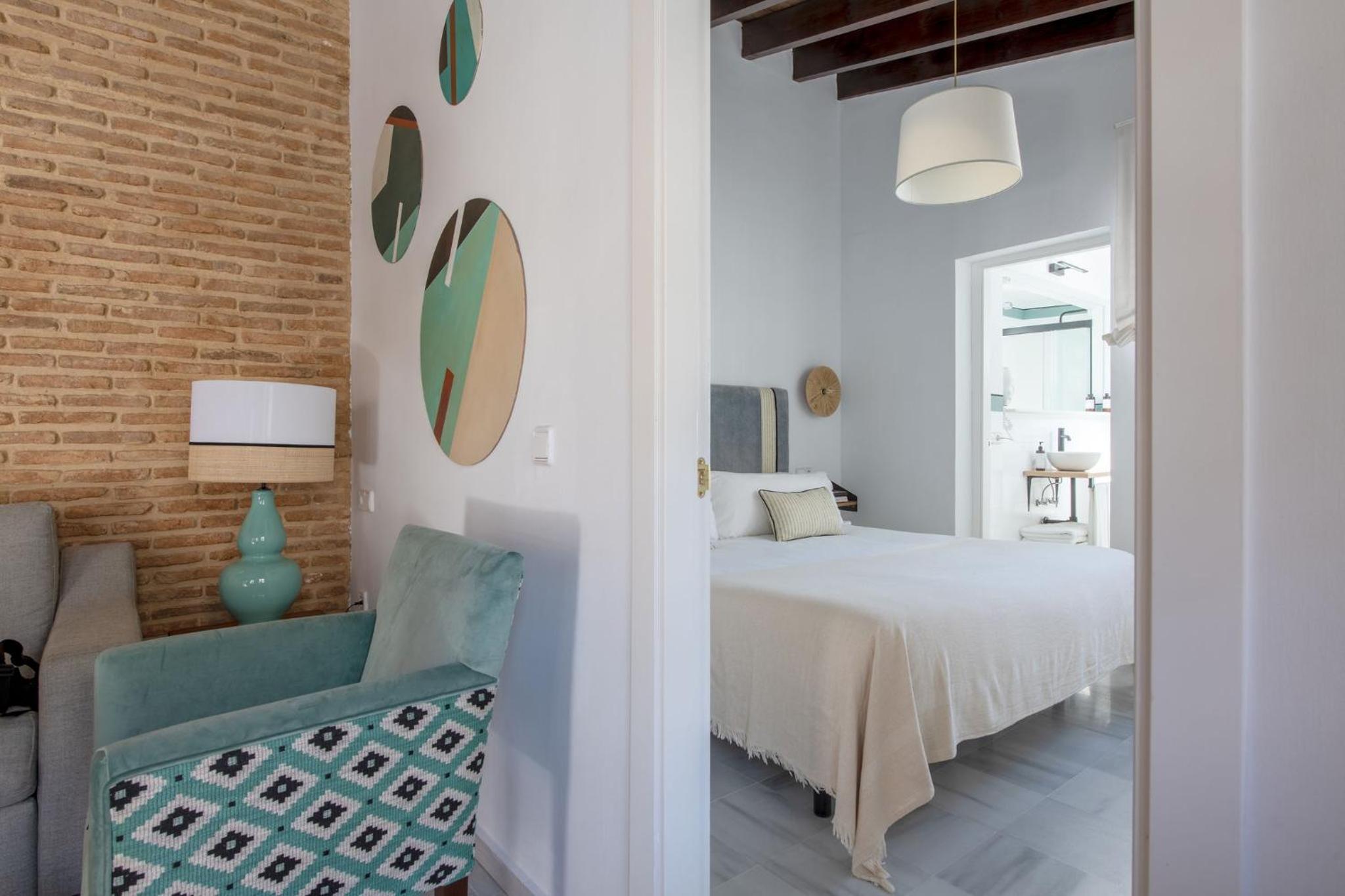 Triana Boutique Apartments by Hommyhome