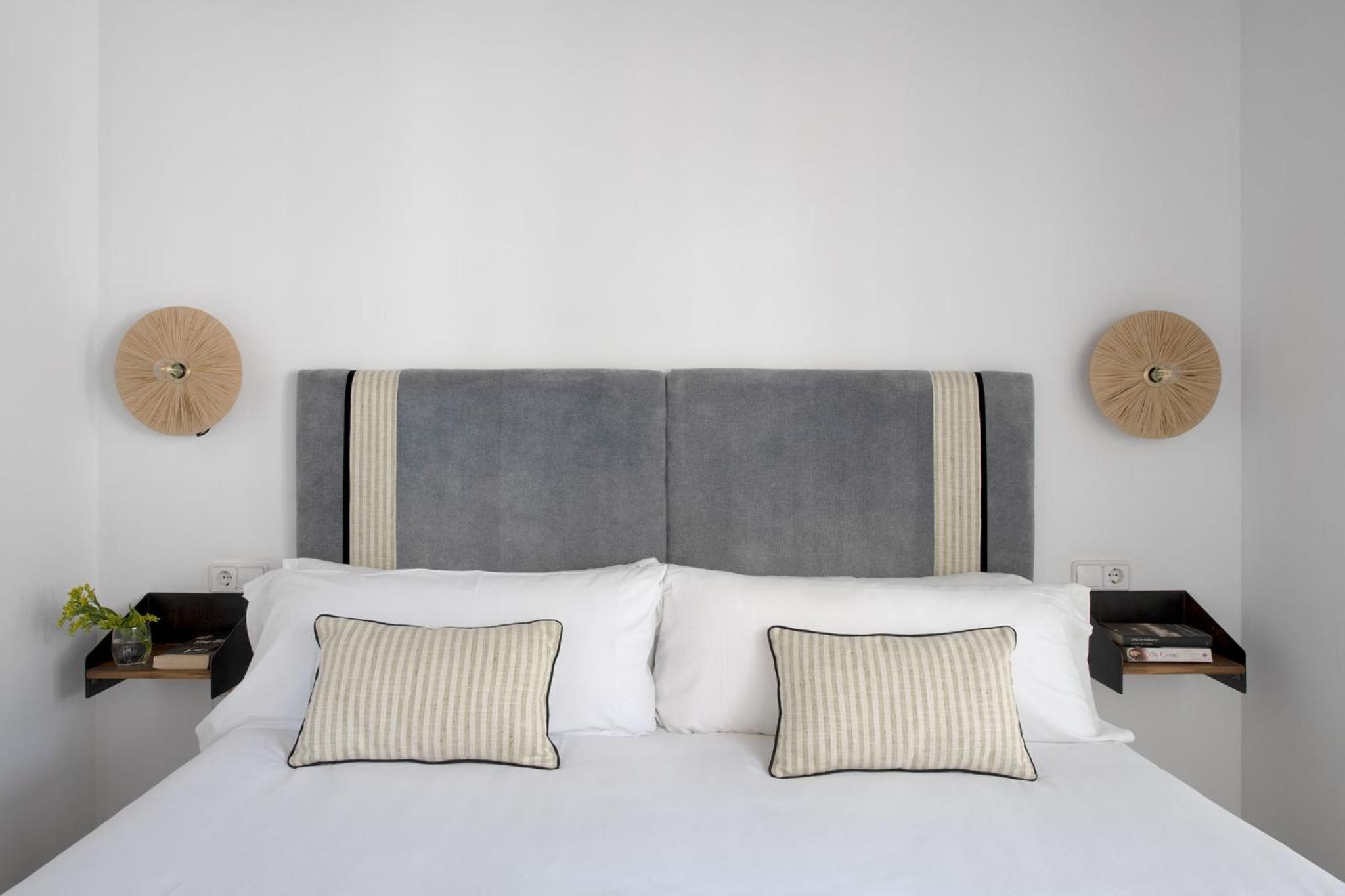 Triana Boutique Apartments by Hommyhome