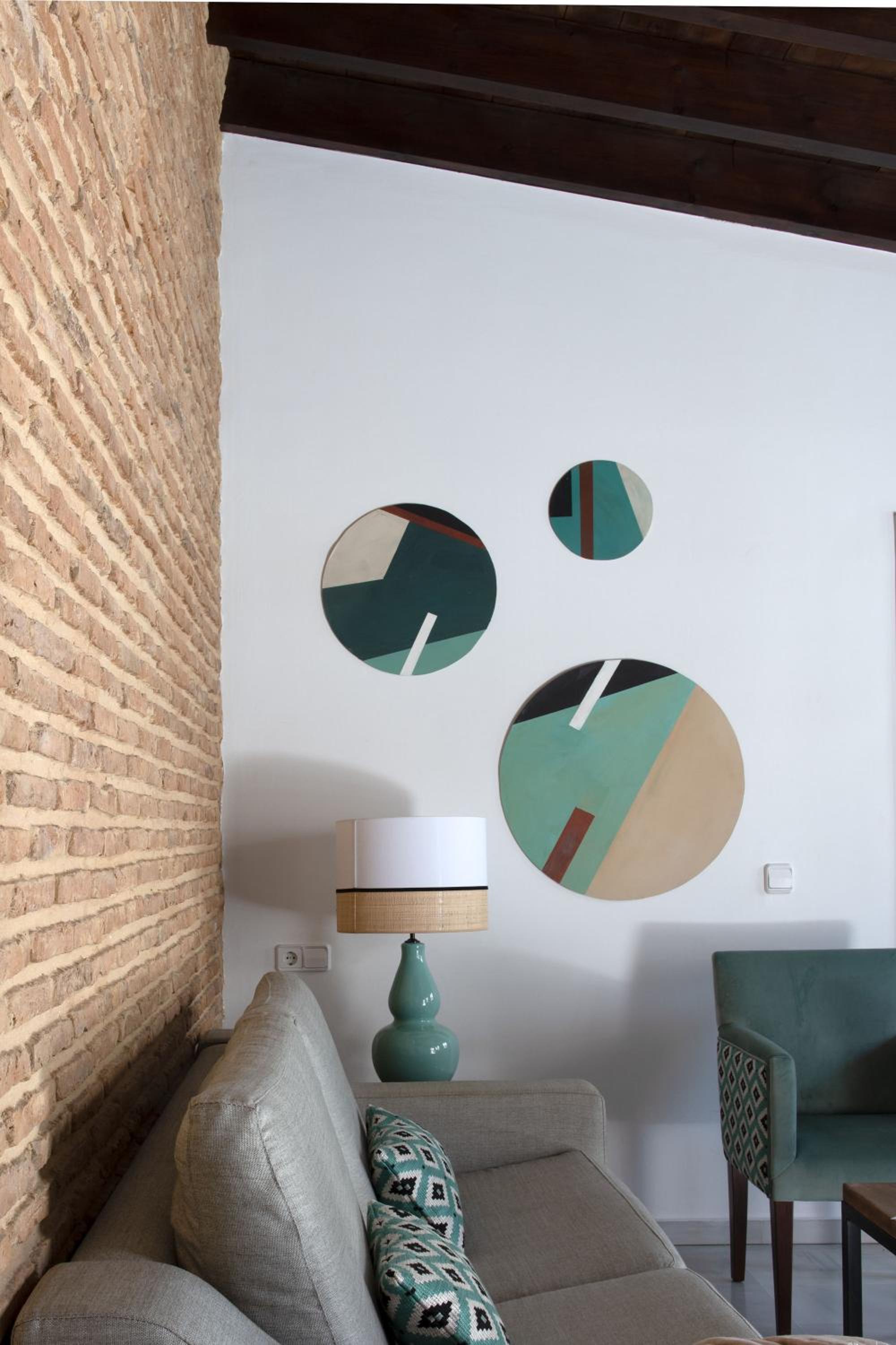 Triana Boutique Apartments by Hommyhome