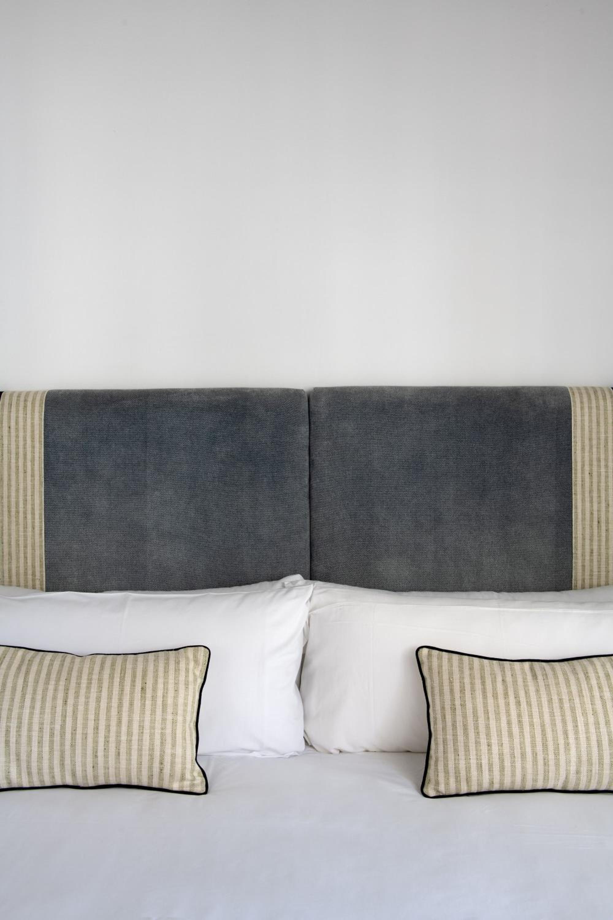 Triana Boutique Apartments by Hommyhome