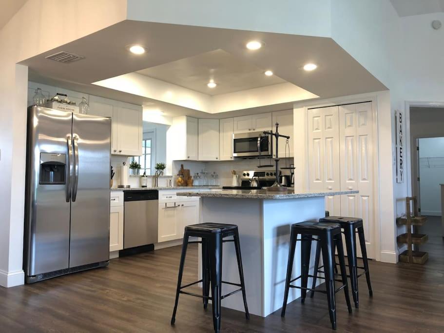 Beautiful Home across the street from Lake June! - Property Image 37
