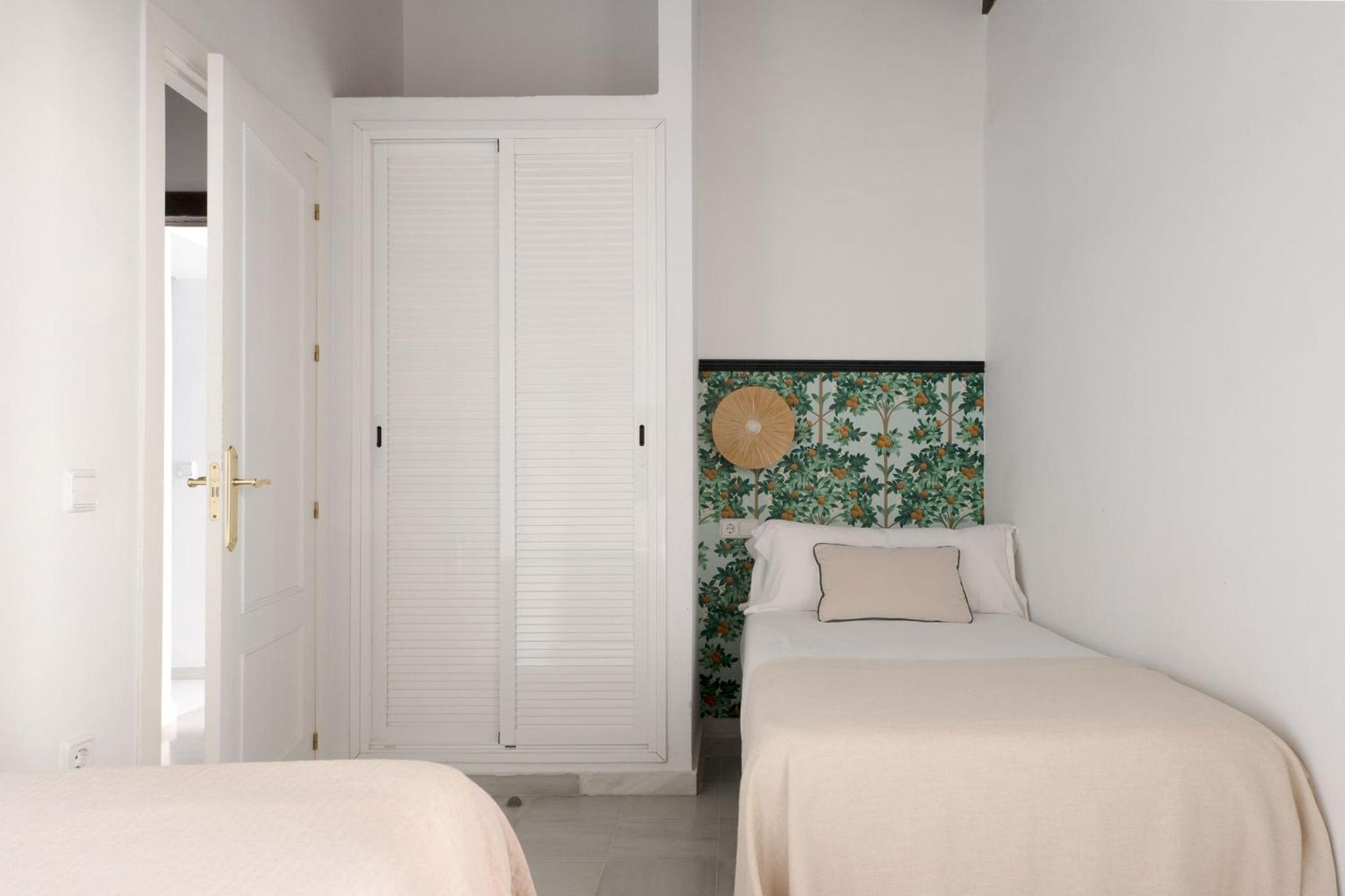 Triana Boutique Apartments by Hommyhome