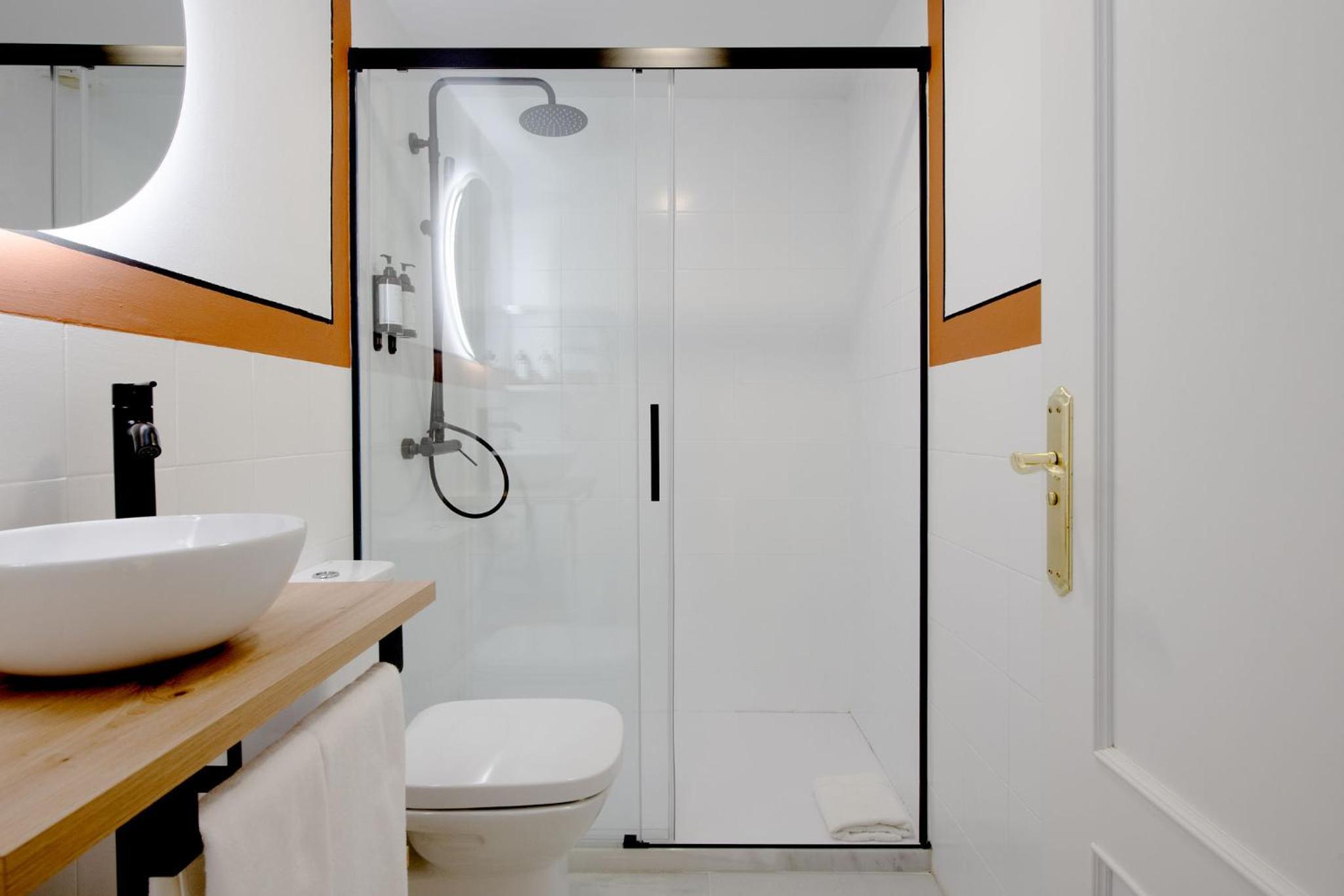 Triana Boutique Apartments by Hommyhome