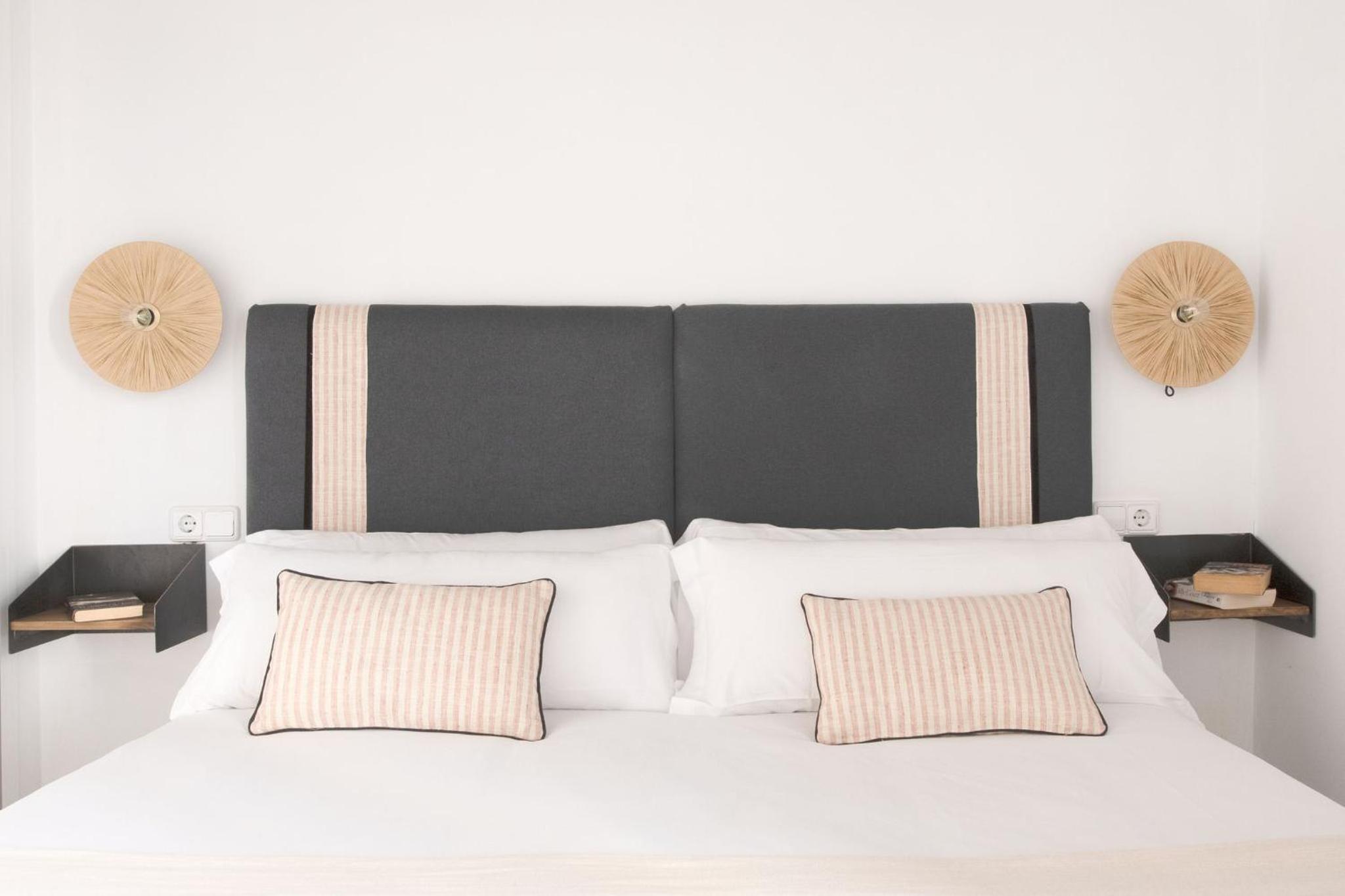 Triana Boutique Apartments by Hommyhome
