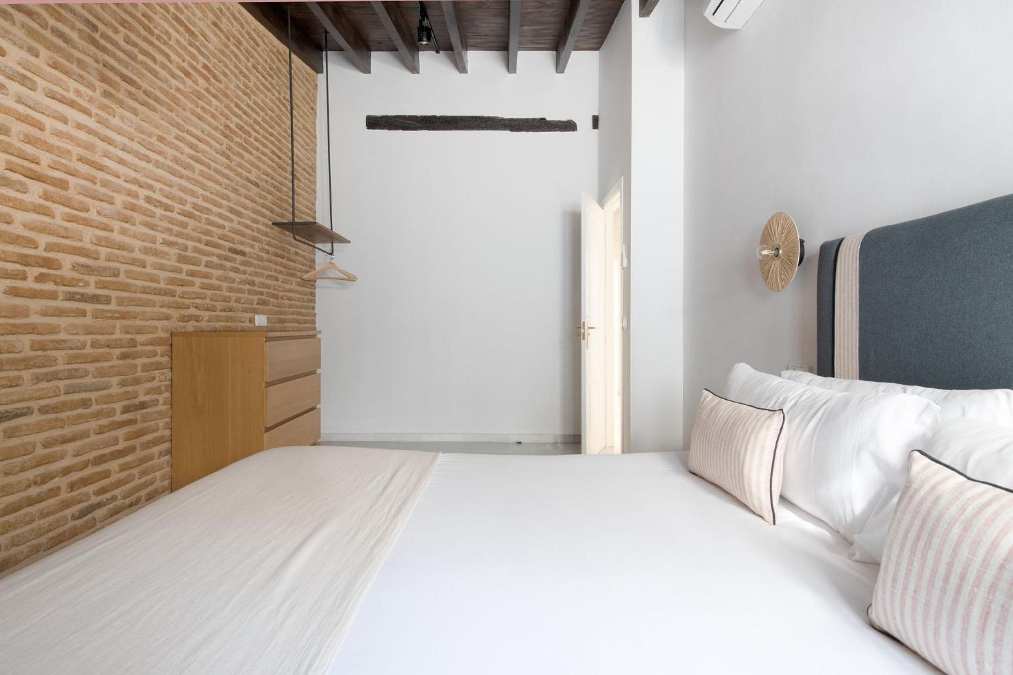 Triana Boutique Apartments by Hommyhome