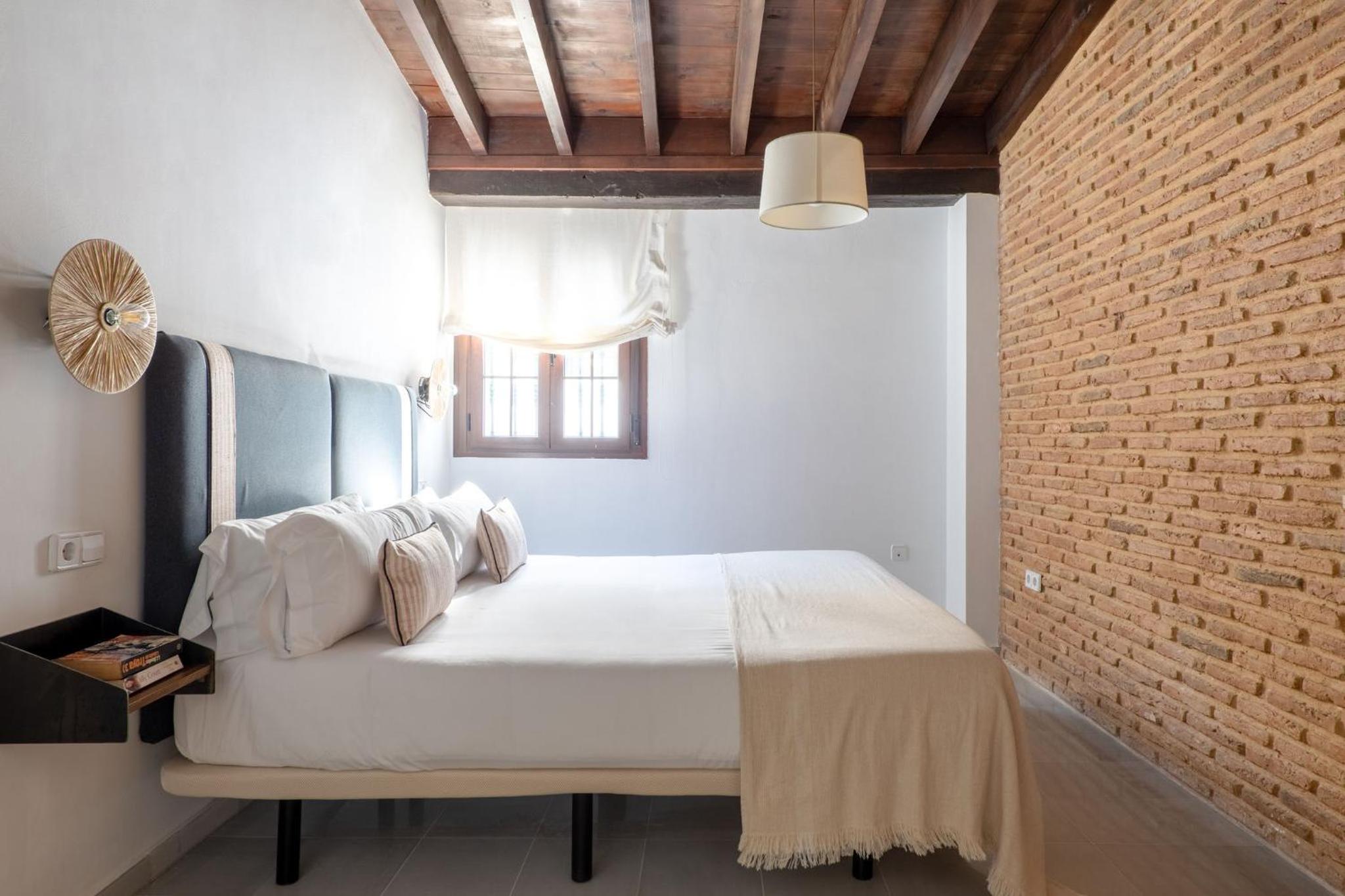 Triana Boutique Apartments by Hommyhome