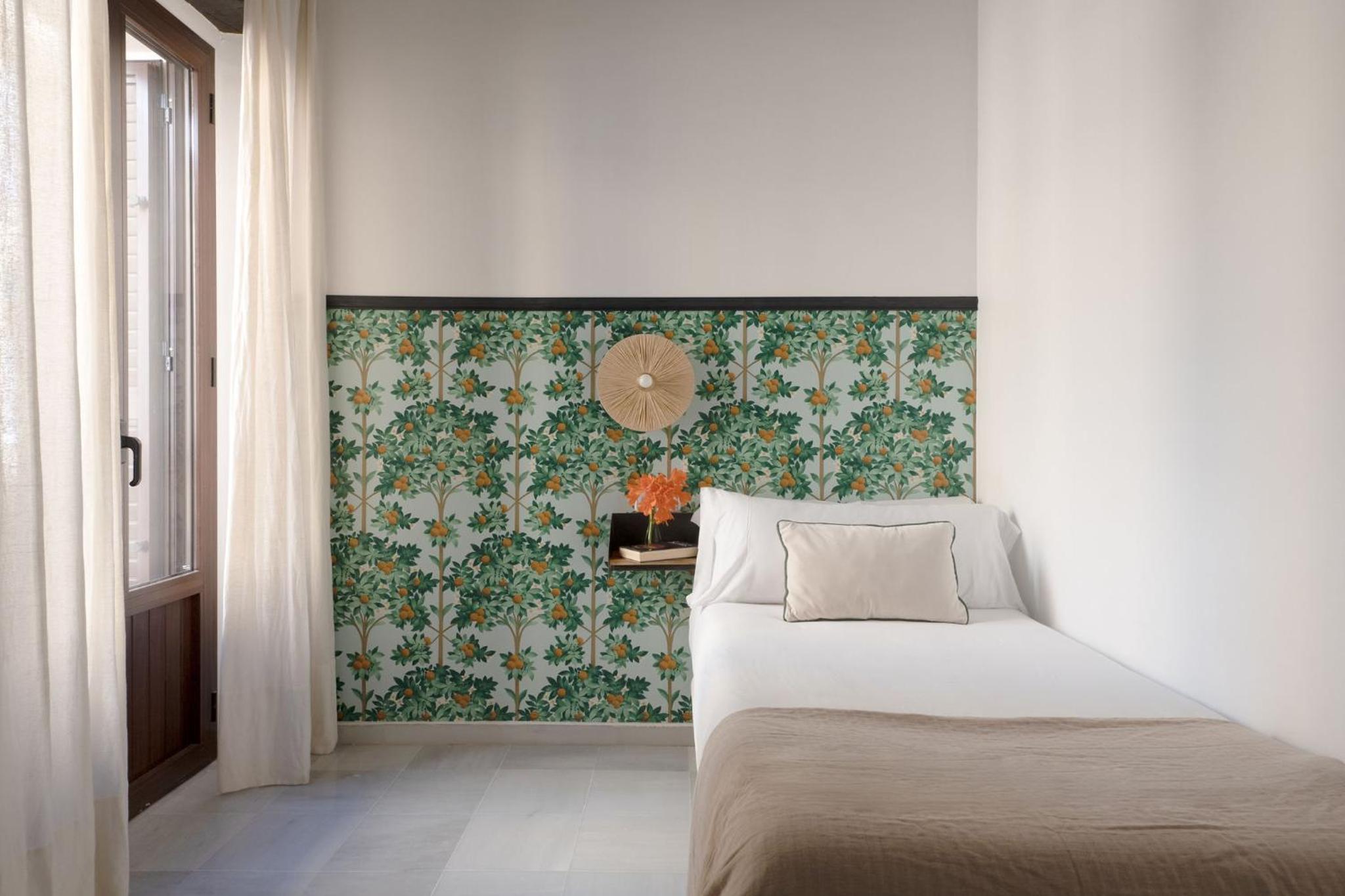 Triana Boutique Apartments by Hommyhome