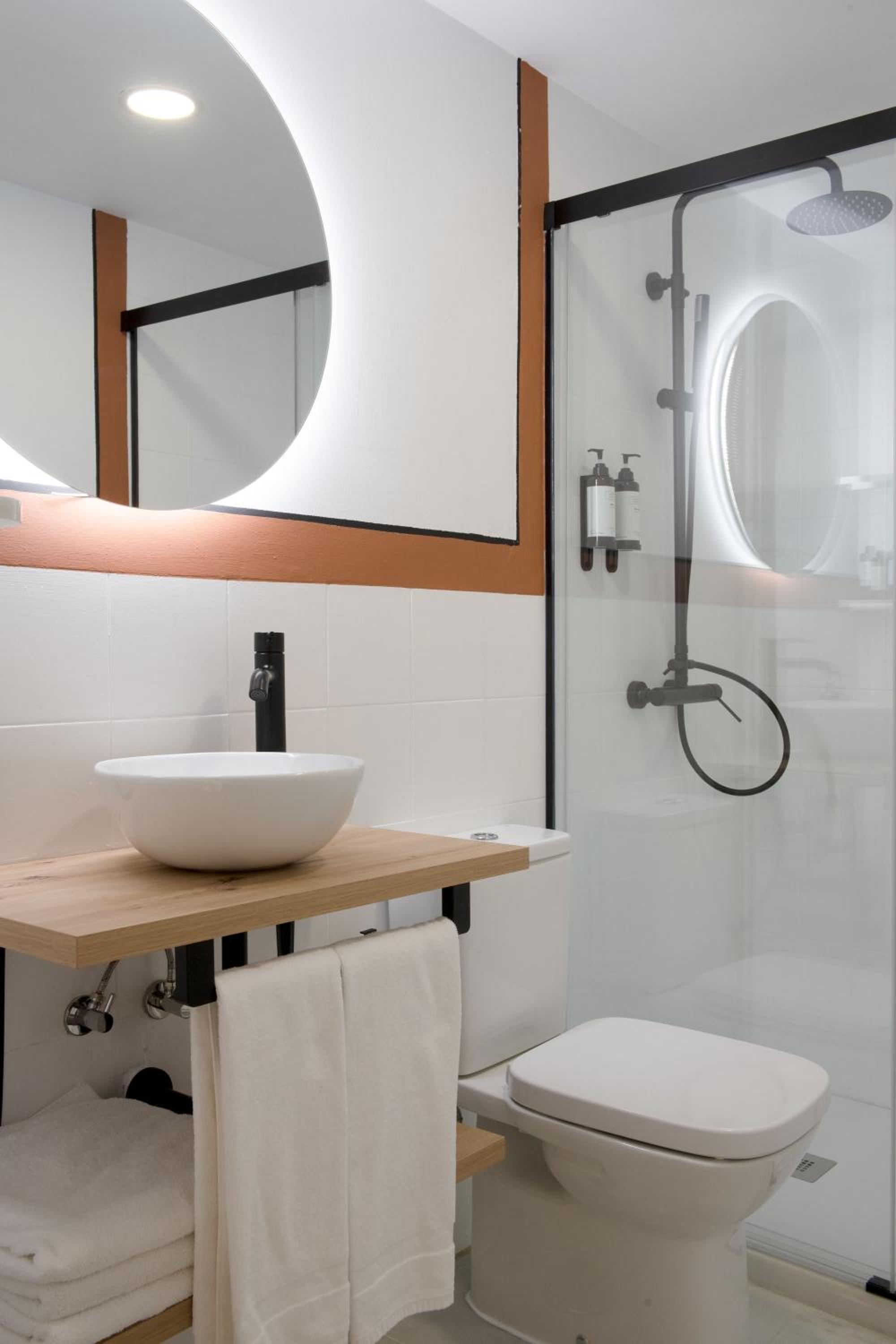 Triana Boutique Apartments by Hommyhome