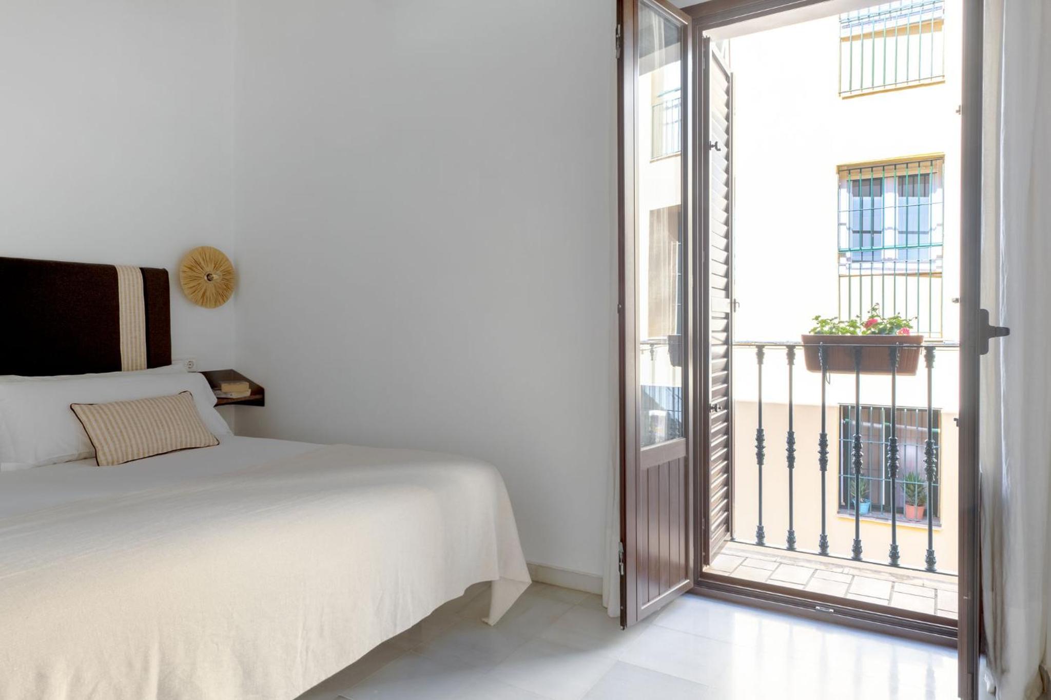 Triana Boutique Apartments by Hommyhome