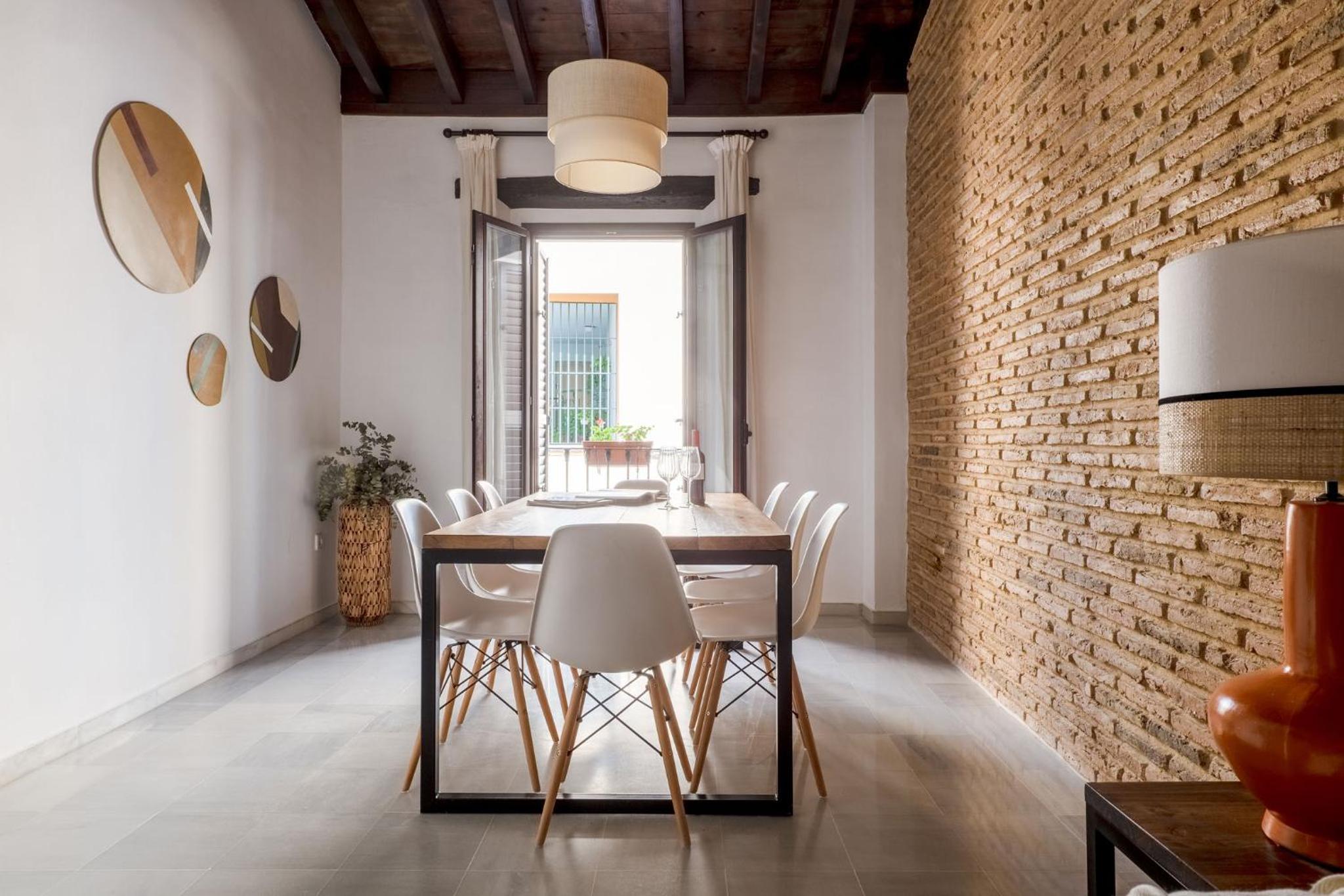 Triana Boutique Apartments by Hommyhome