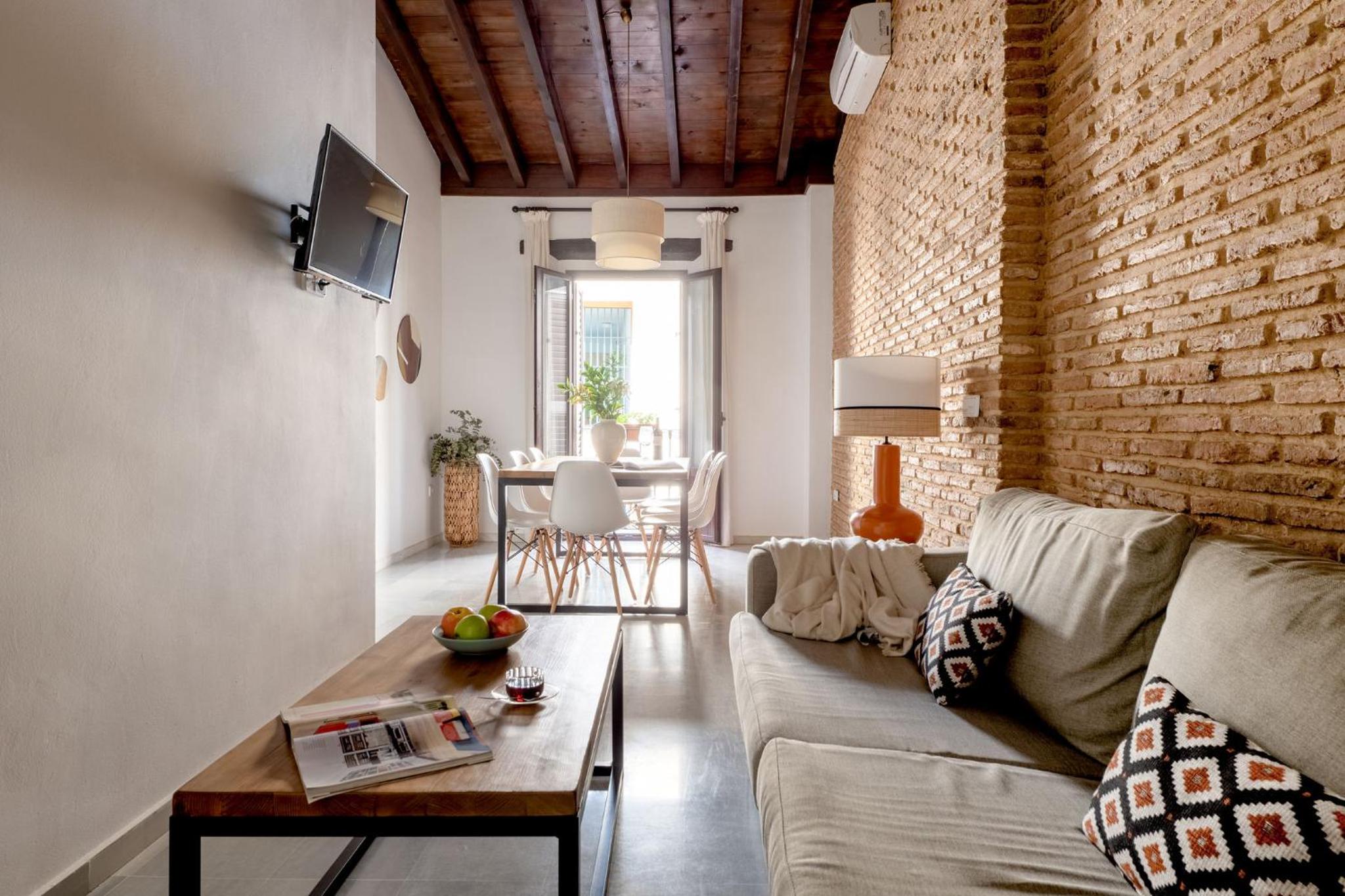 Triana Boutique Apartments by Hommyhome