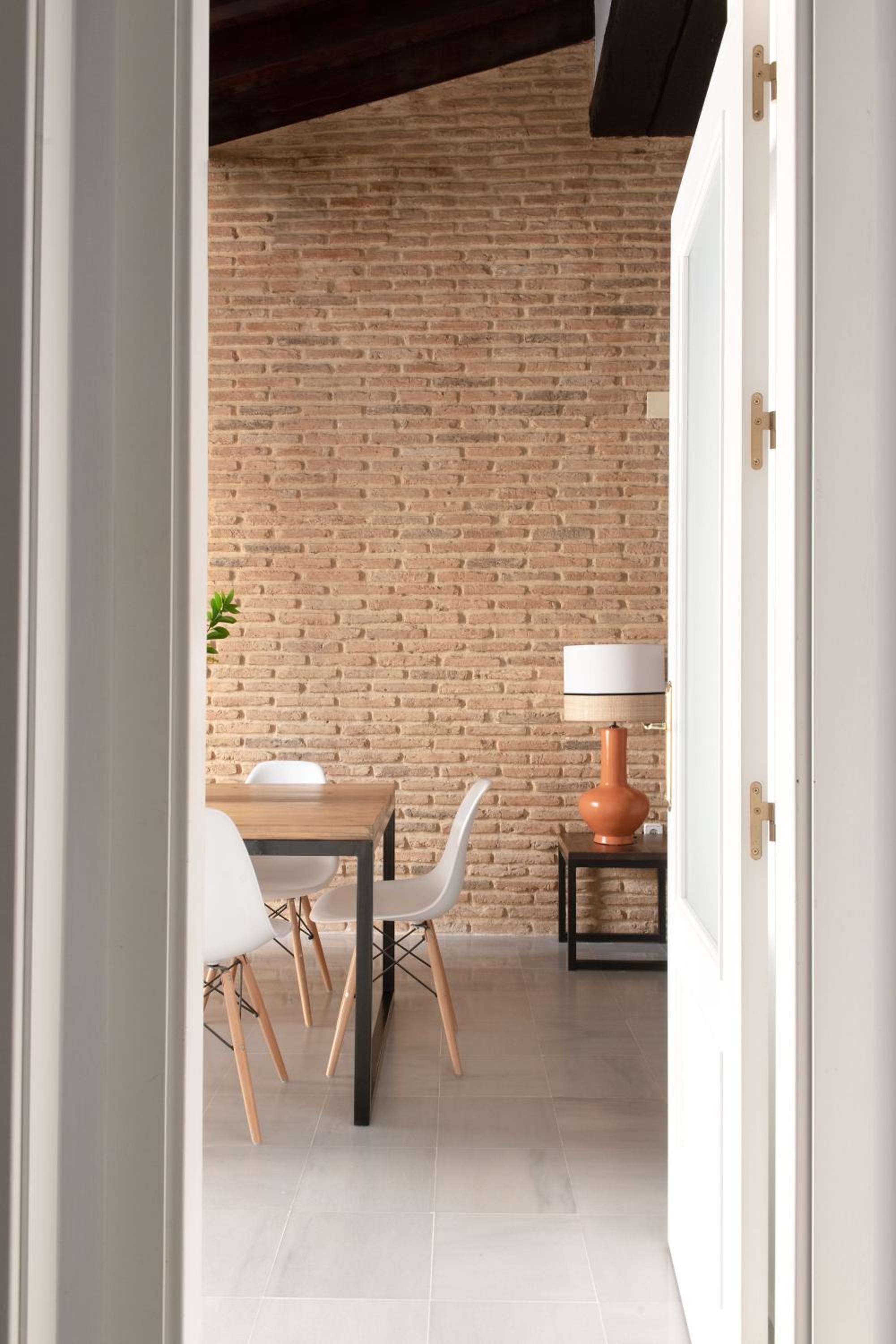 Triana Boutique Apartments by Hommyhome