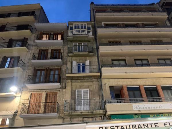 Erdizka, céntrico apartamento turístico con la mejor vista Plaza de los Fueros