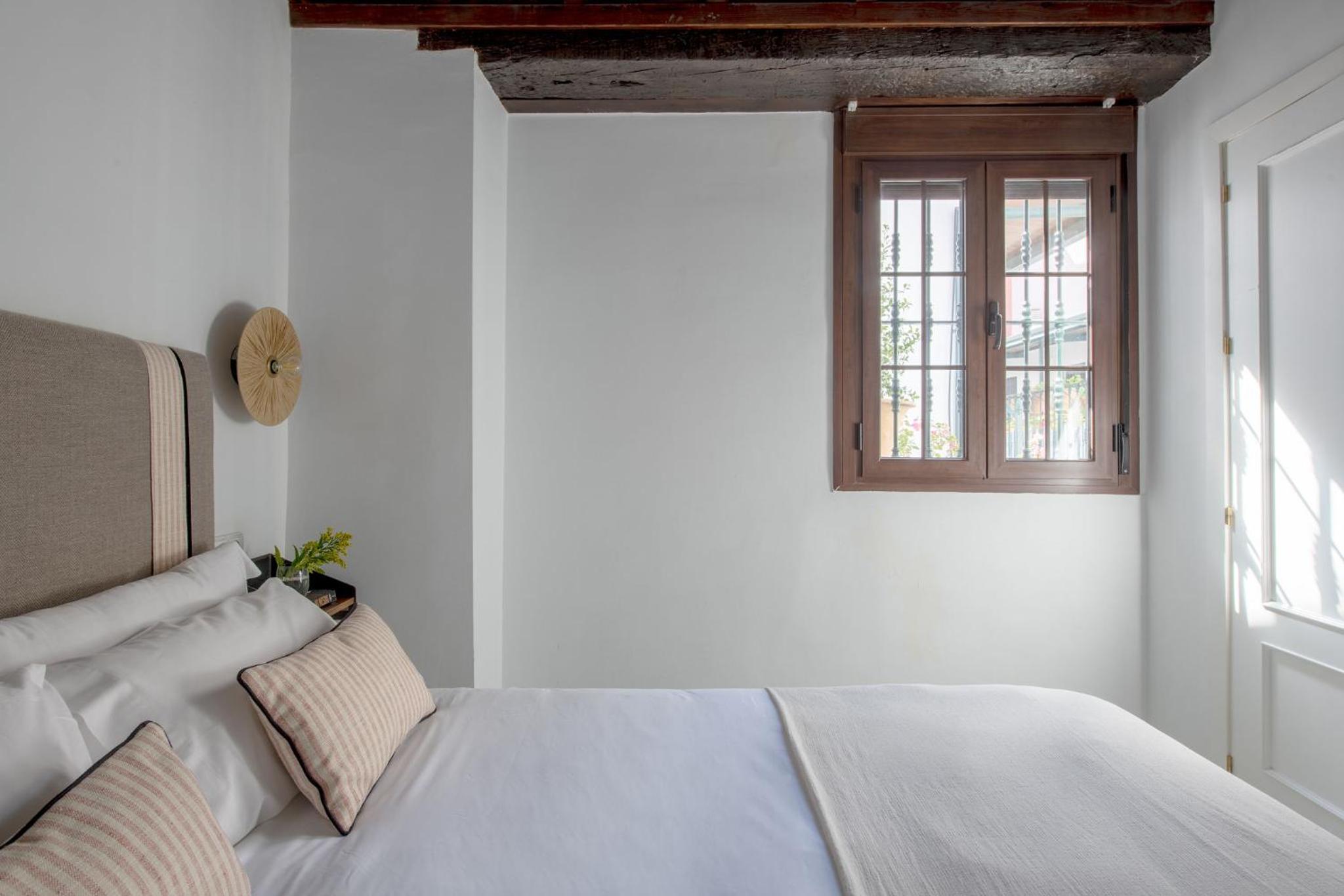 Triana Boutique Apartments by Hommyhome