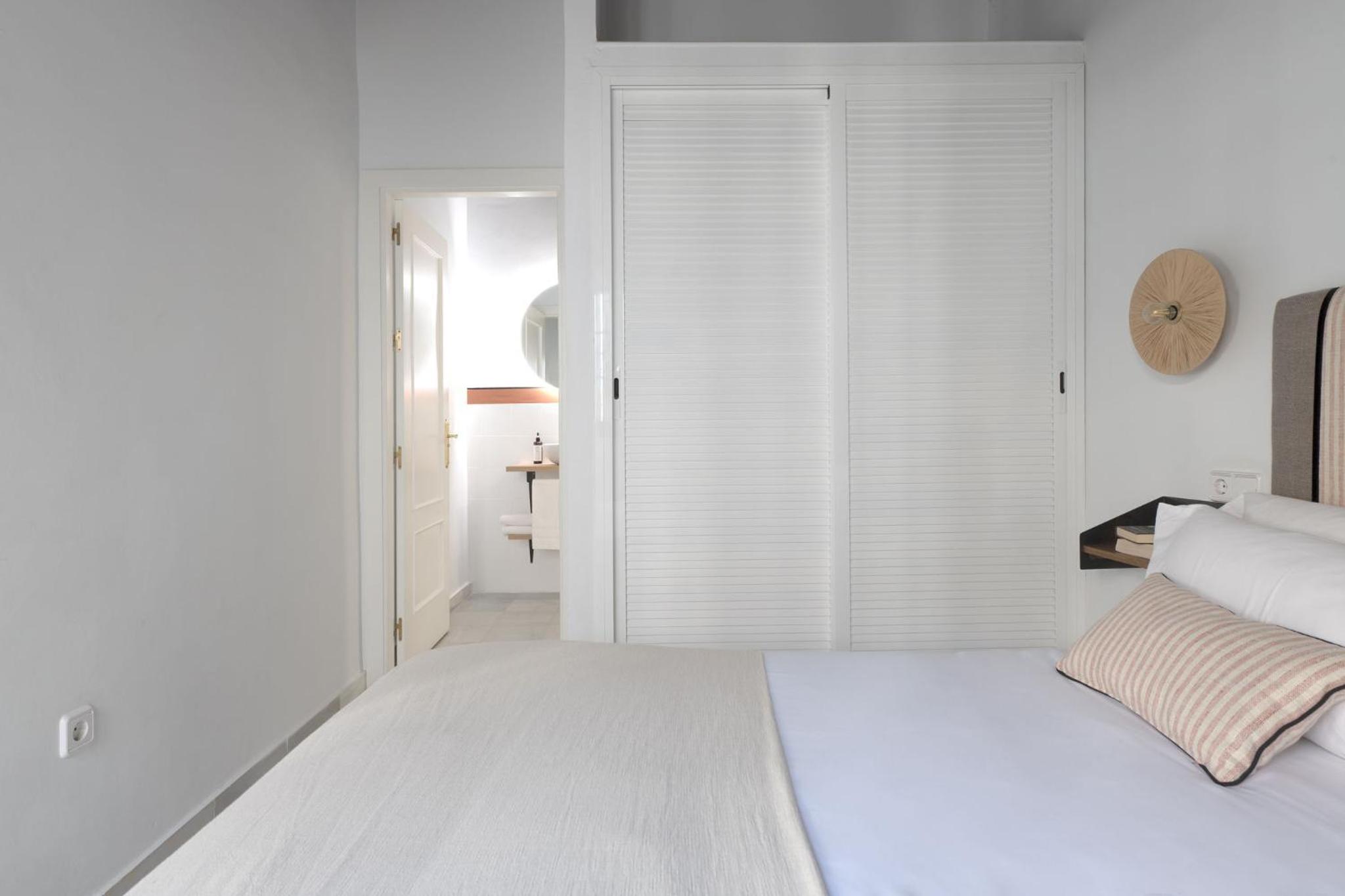 Triana Boutique Apartments by Hommyhome