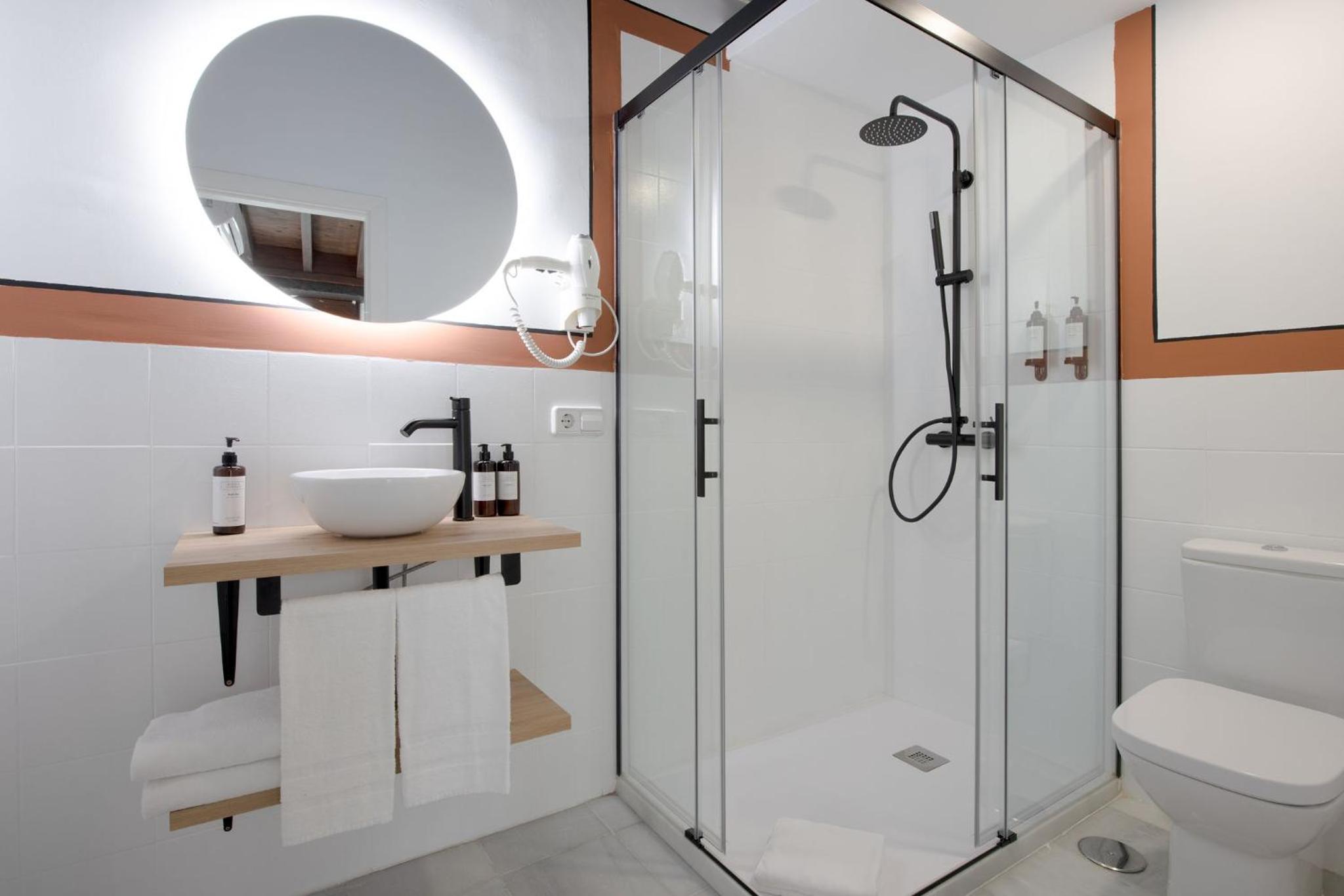Triana Boutique Apartments by Hommyhome