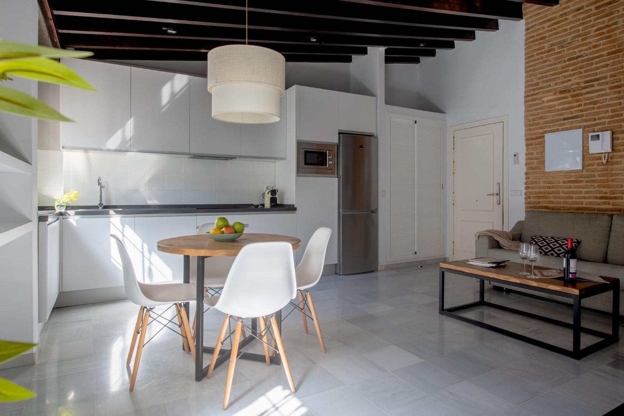 Triana Boutique Apartments by Hommyhome