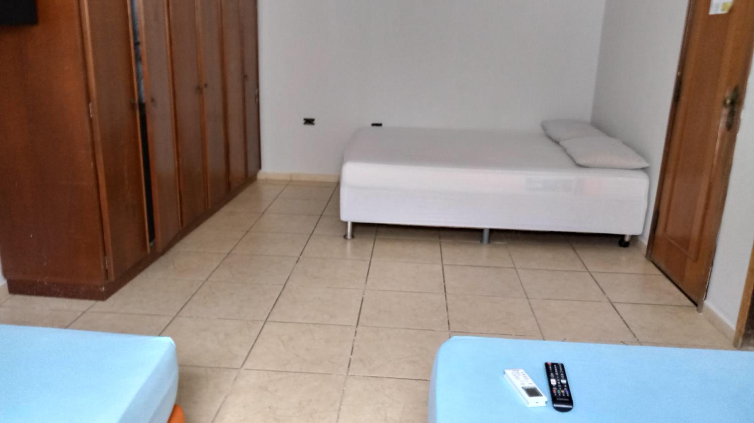 Sobrado Parque Mae Bonifacia 4 suites com ar e piscina