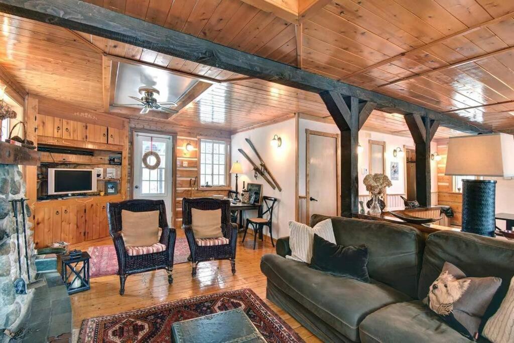 Country cottage on the banks of the Red River