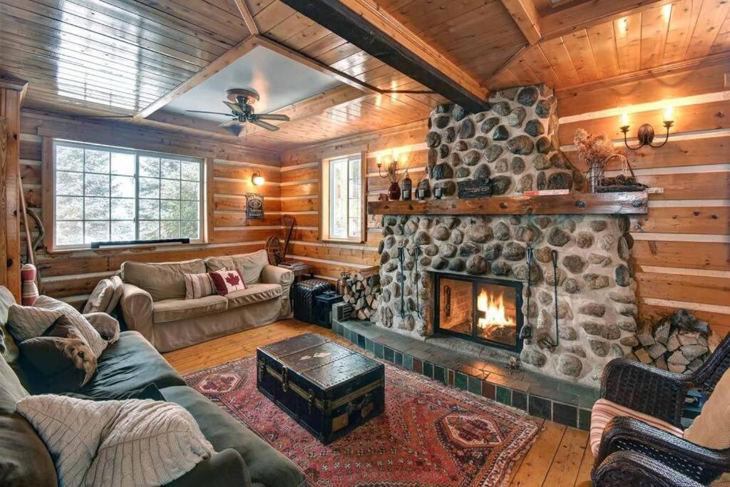 Country cottage on the banks of the Red River