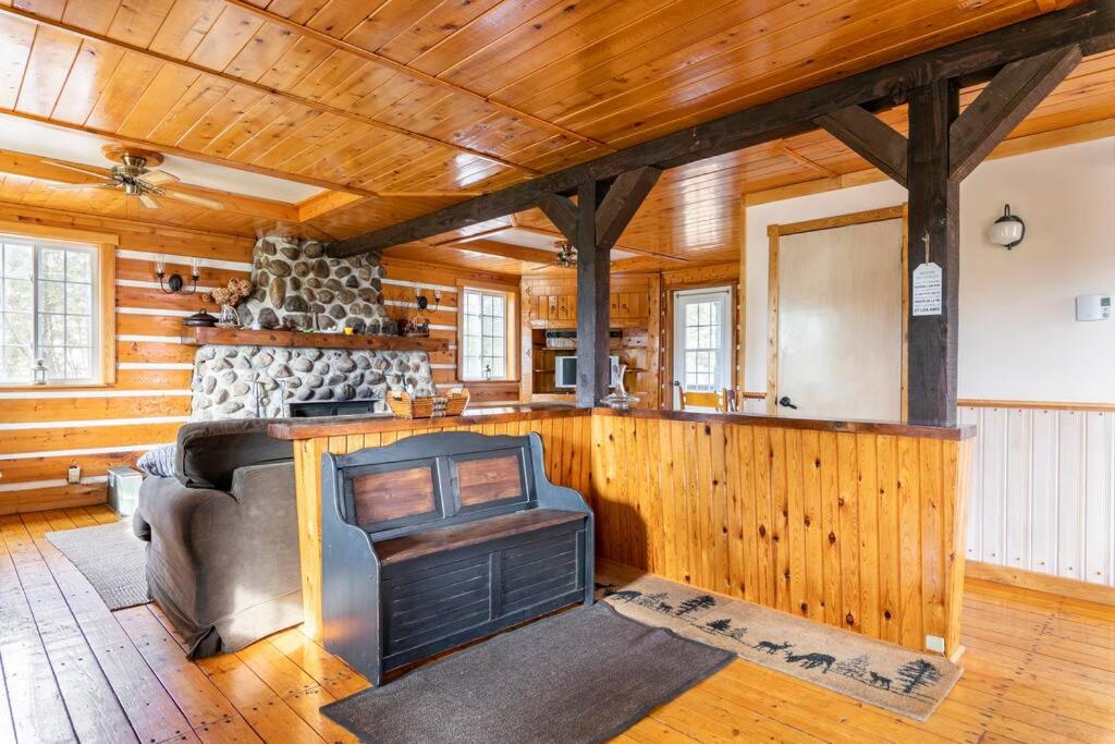 Country cottage on the banks of the Red River