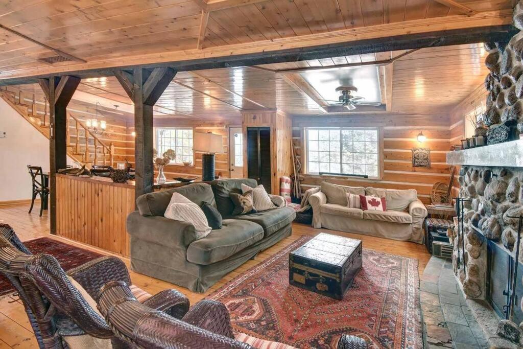 Country cottage on the banks of the Red River