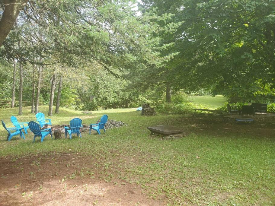 Country cottage on the banks of the Red River