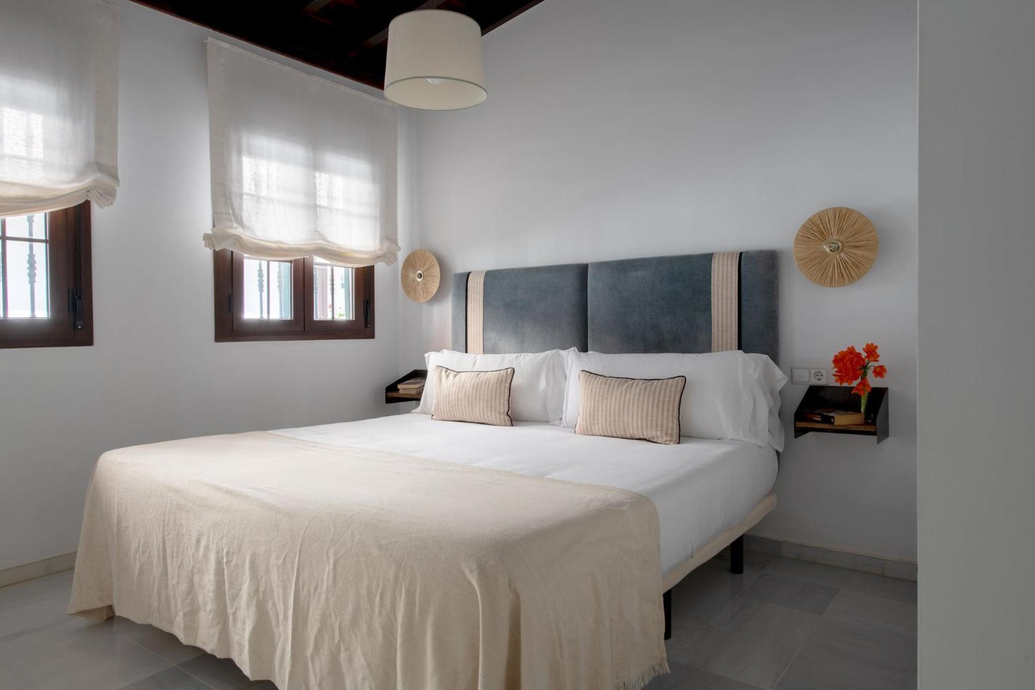Triana Boutique Apartments by Hommyhome
