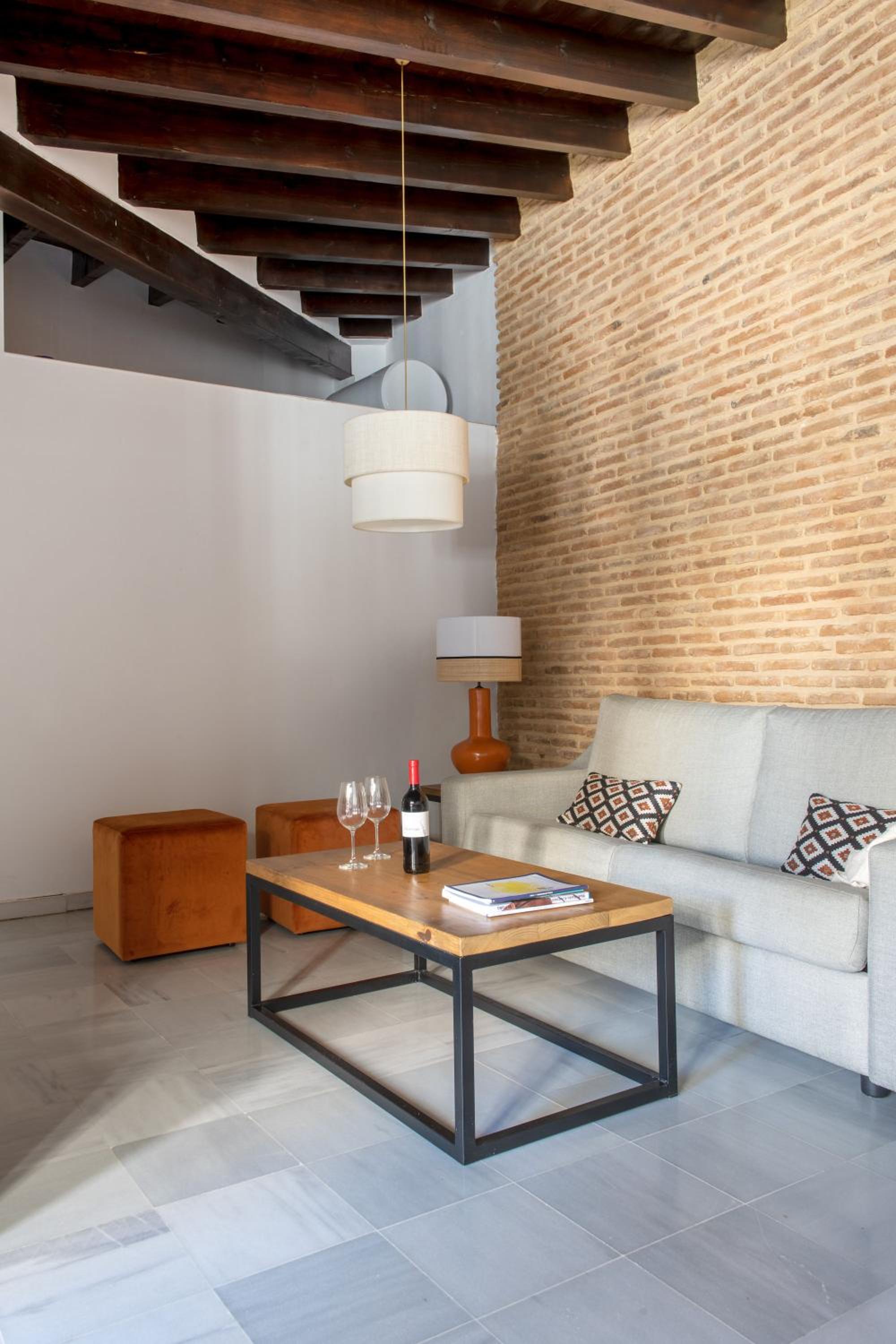 Triana Boutique Apartments by Hommyhome