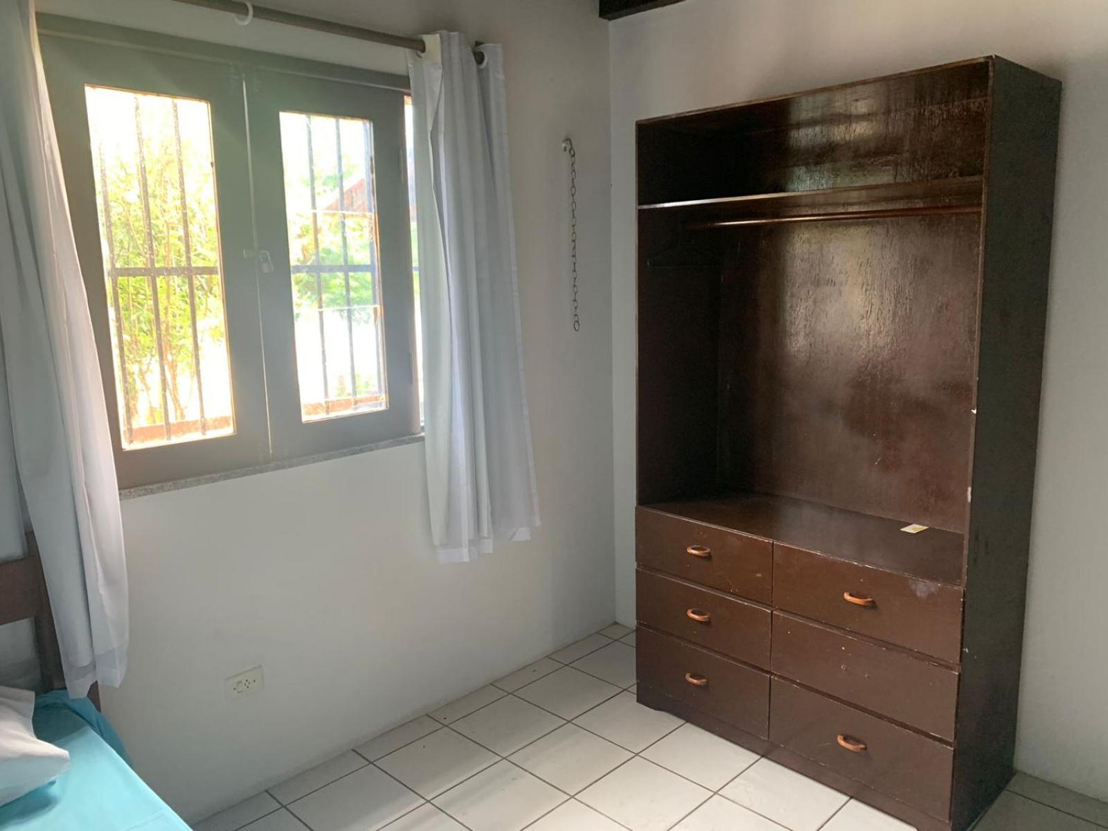 Excelente casa na Praia do Coqueiro com 4 suítes a 100m da praia