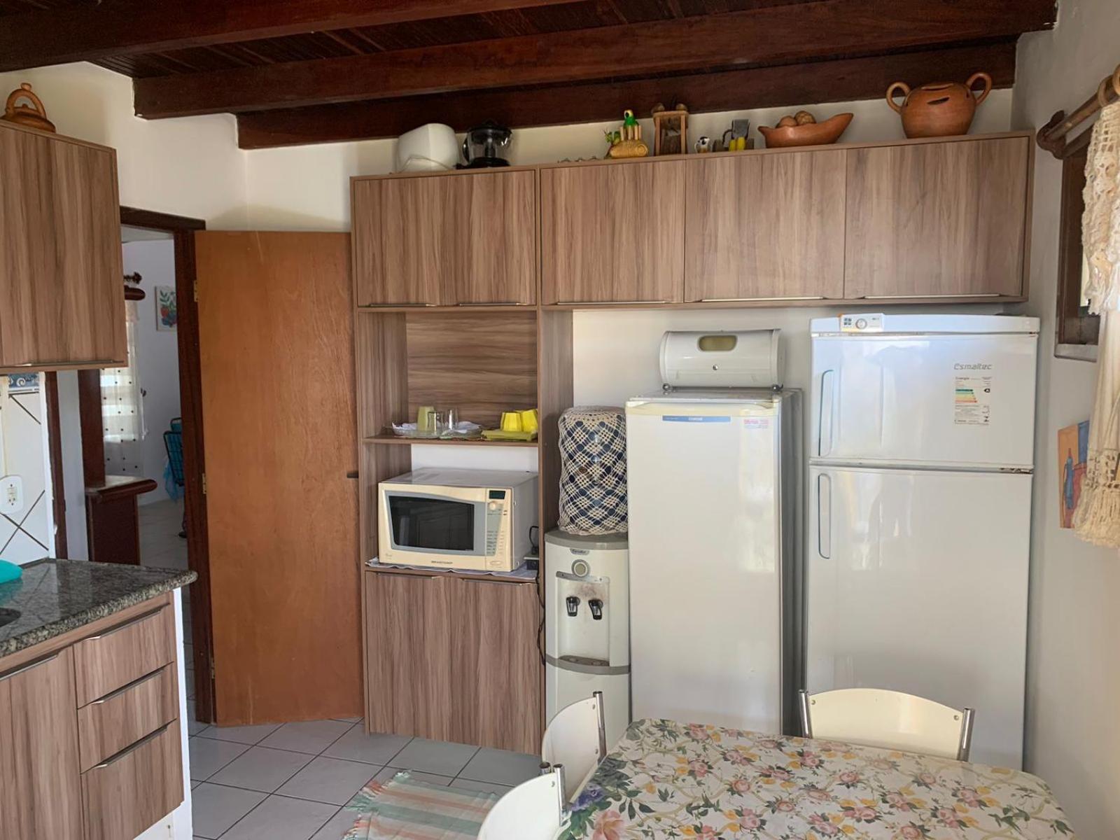 Excelente casa na Praia do Coqueiro com 4 suítes a 100m da praia