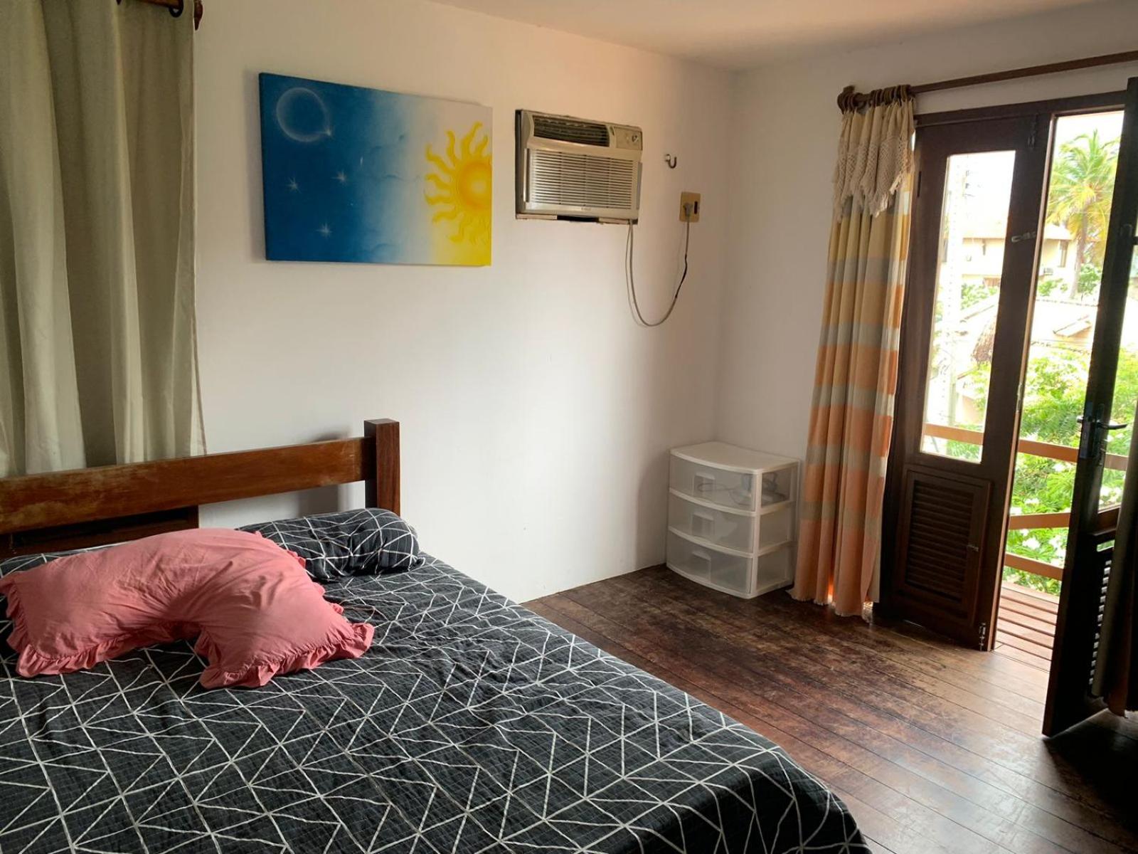 Excelente casa na Praia do Coqueiro com 4 suítes a 100m da praia