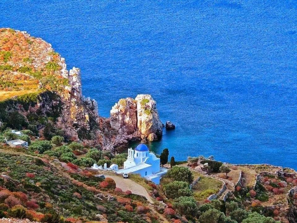 Theasis Sifnos Apartments