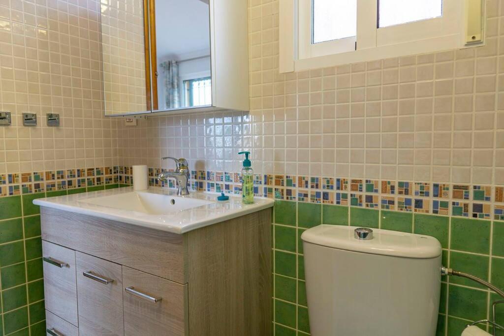 Beautiful 3 Bed Townhouse with landscaped communal pool area