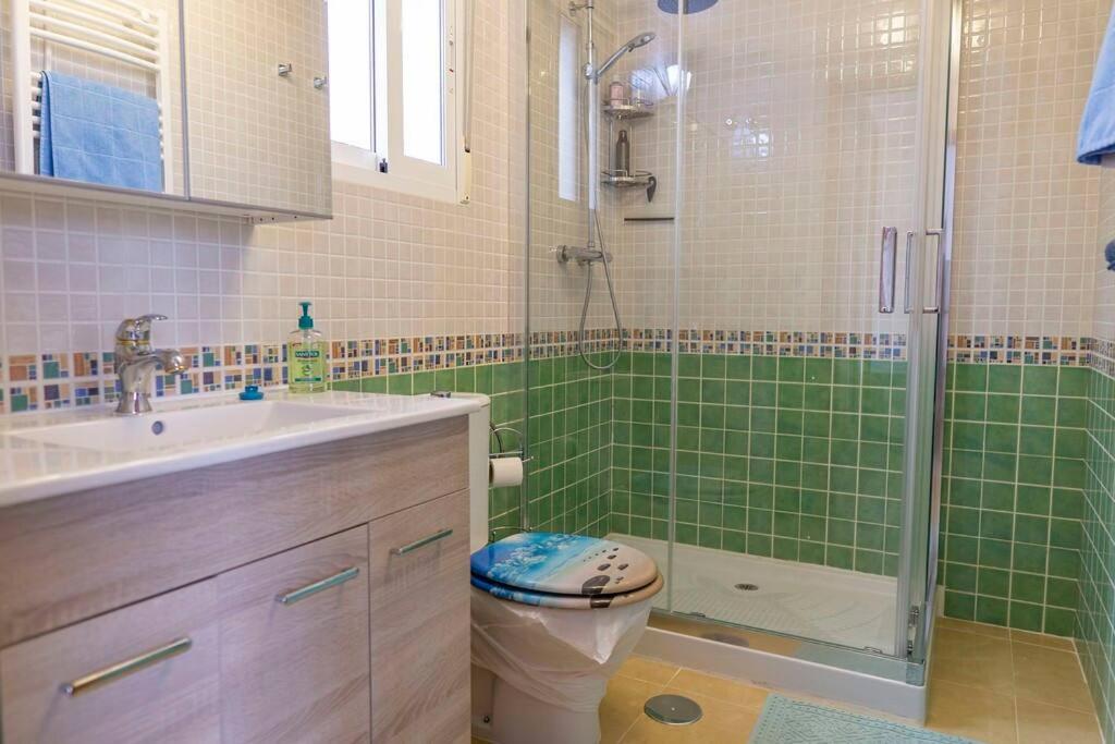 Beautiful 3 Bed Townhouse with landscaped communal pool area