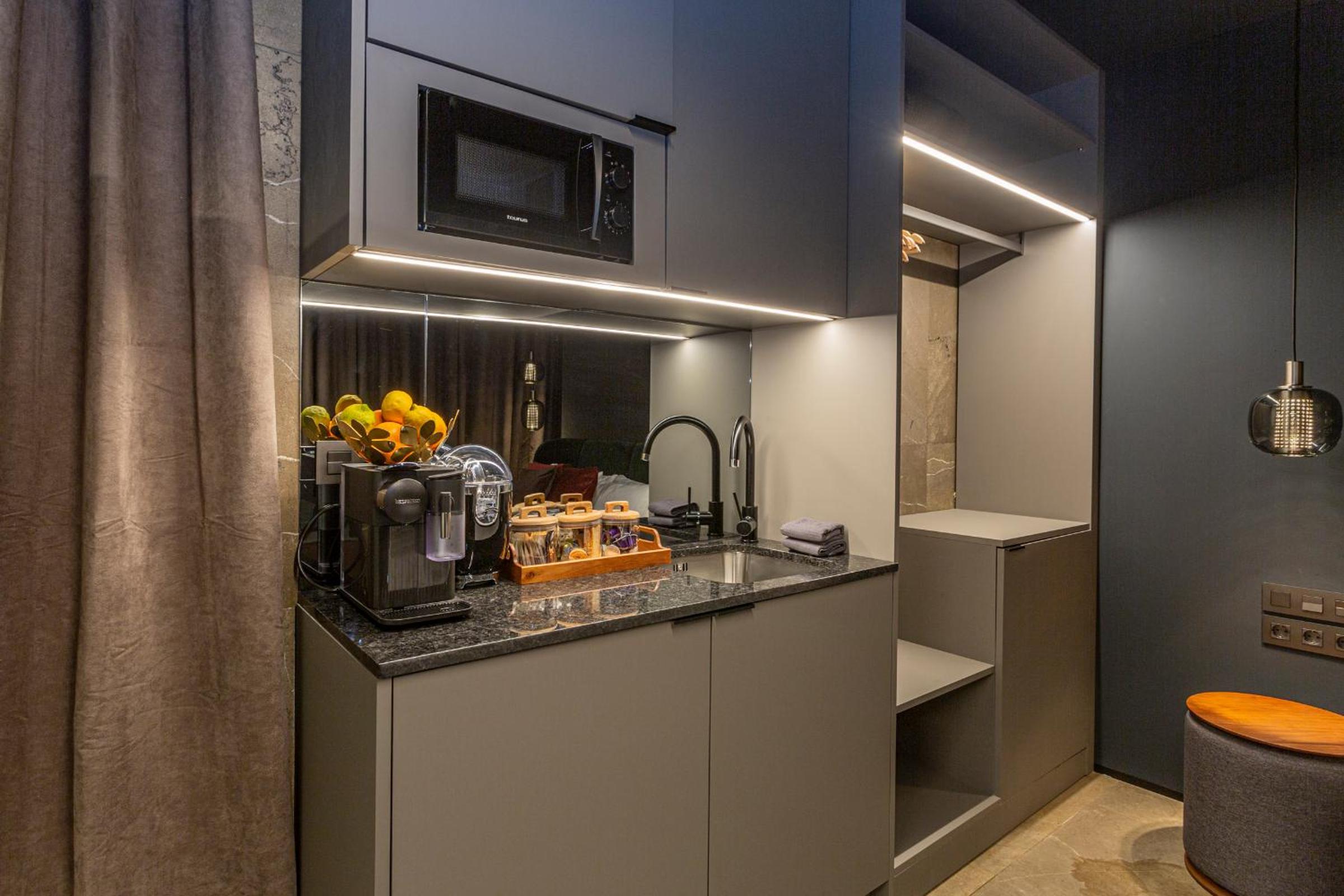 LUXURY EVOLUTION ROOMS