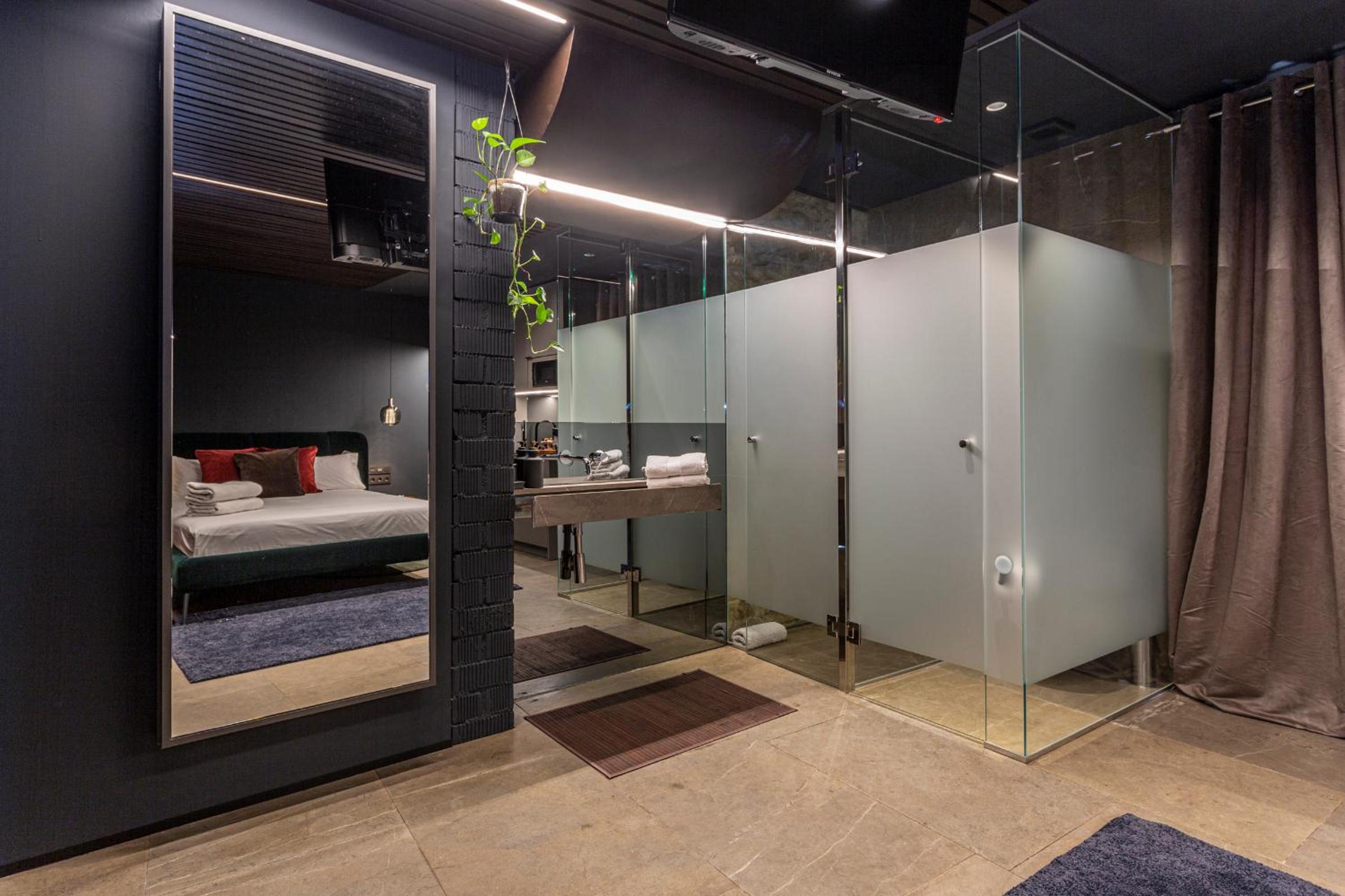 LUXURY EVOLUTION ROOMS