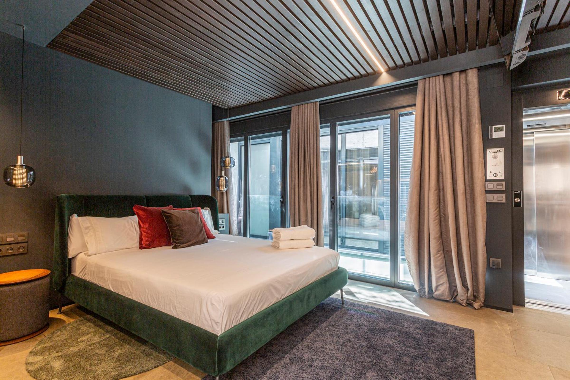 LUXURY EVOLUTION ROOMS
