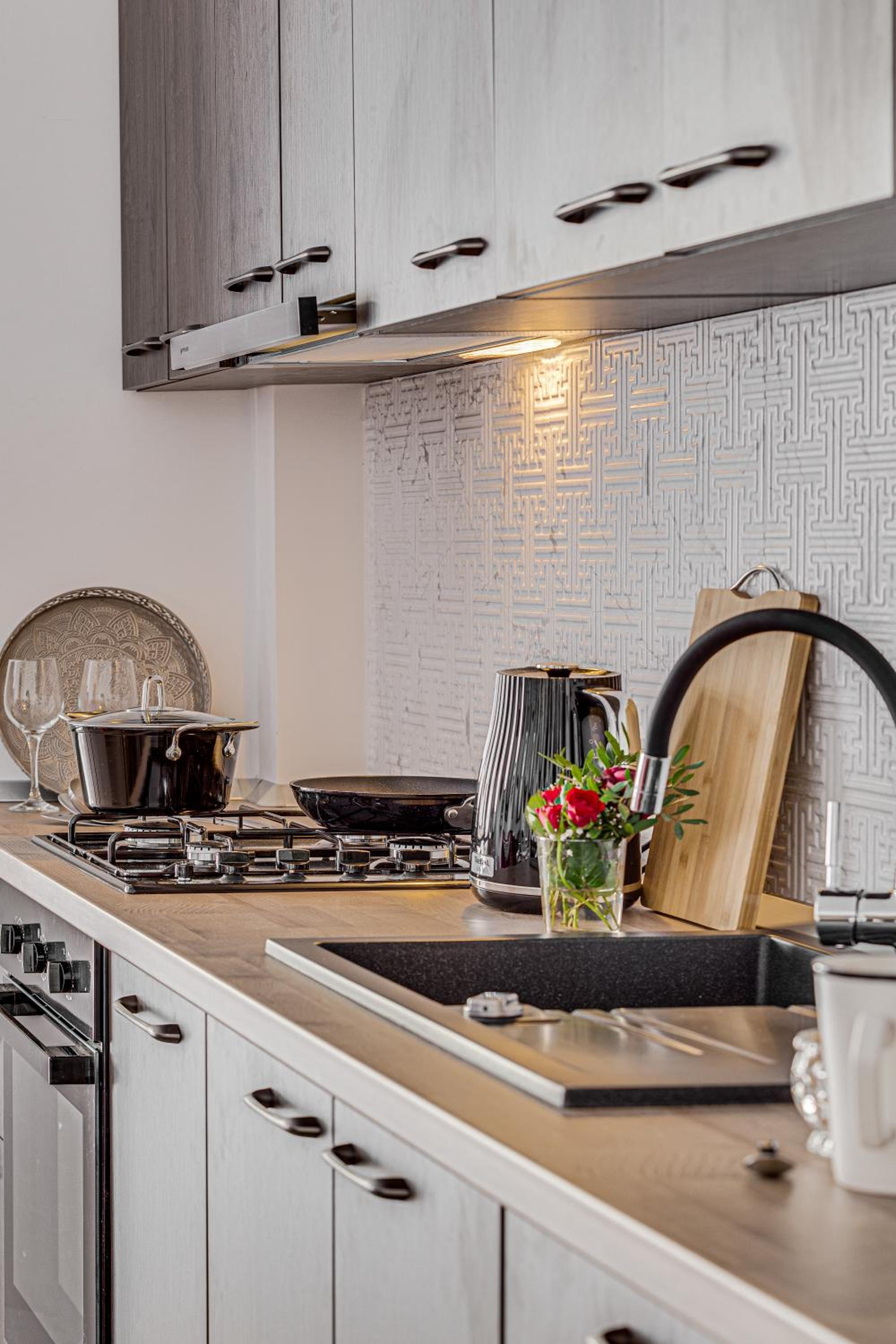 ARI Central Grand Apartments - Luxurious Stay