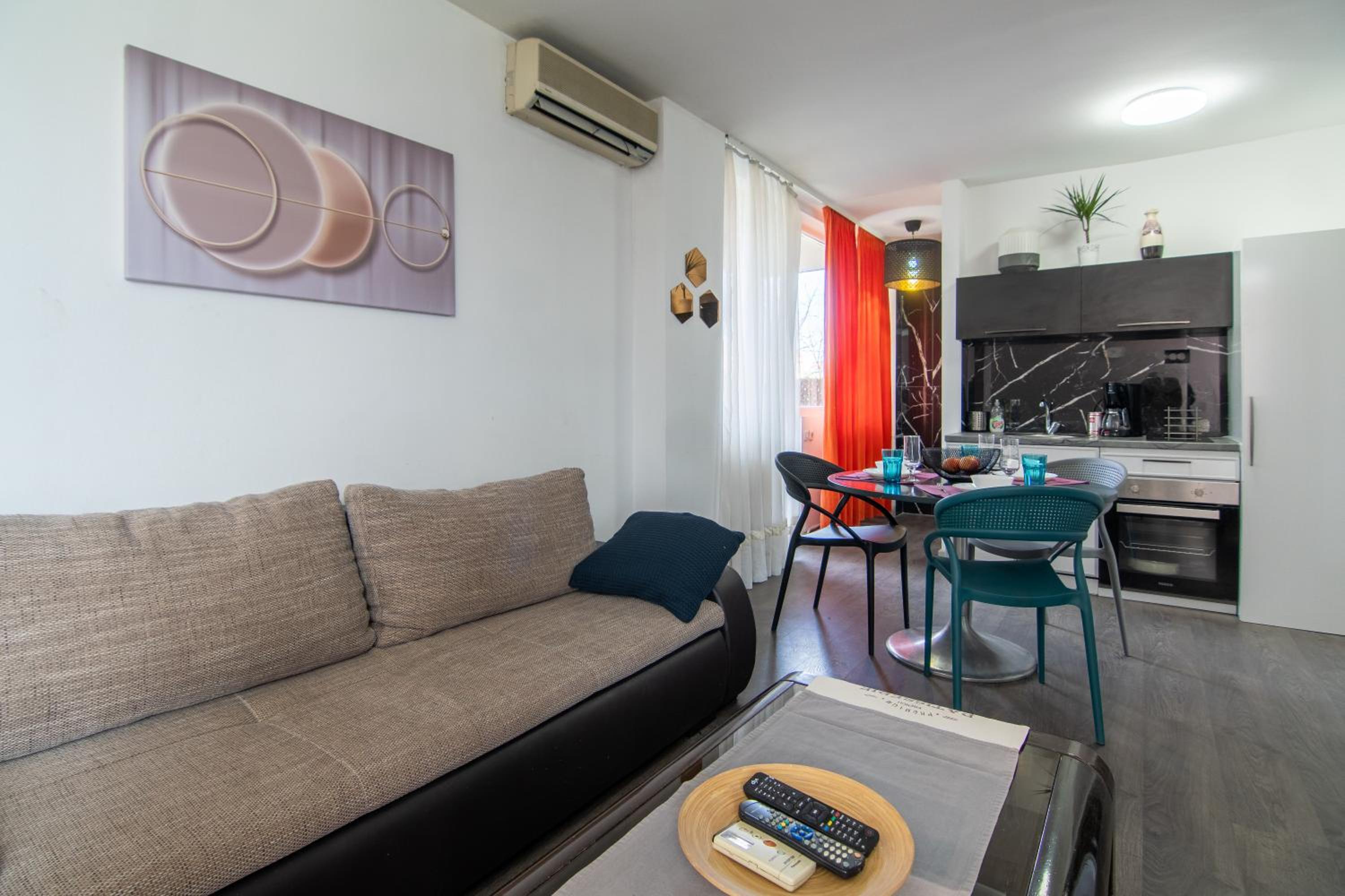 Modern Karpos Apartments view 4