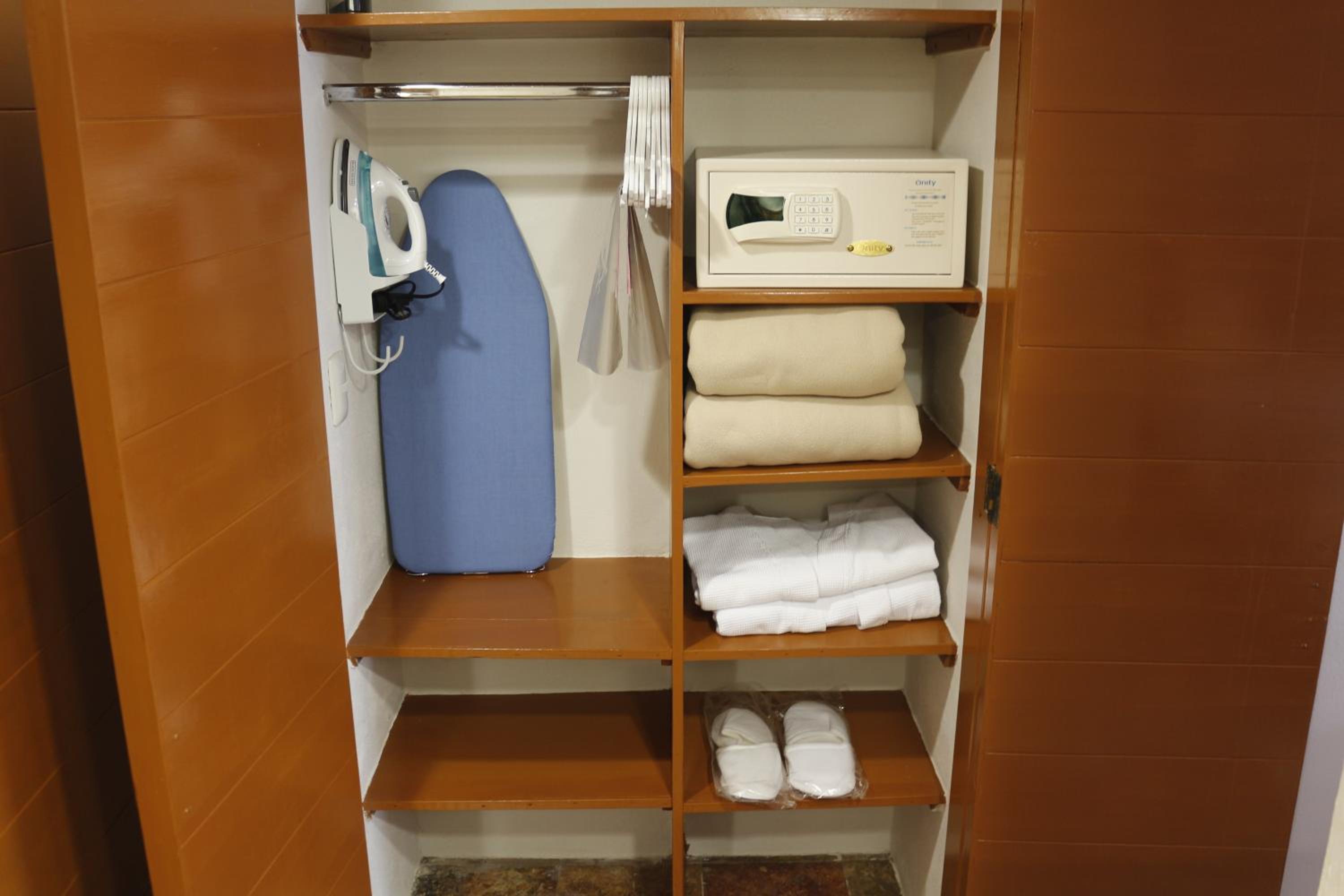 Puerto Vallarta Vacations - Plaza Pelicanos Club Beach Resort All Inclusive - Property Image 11