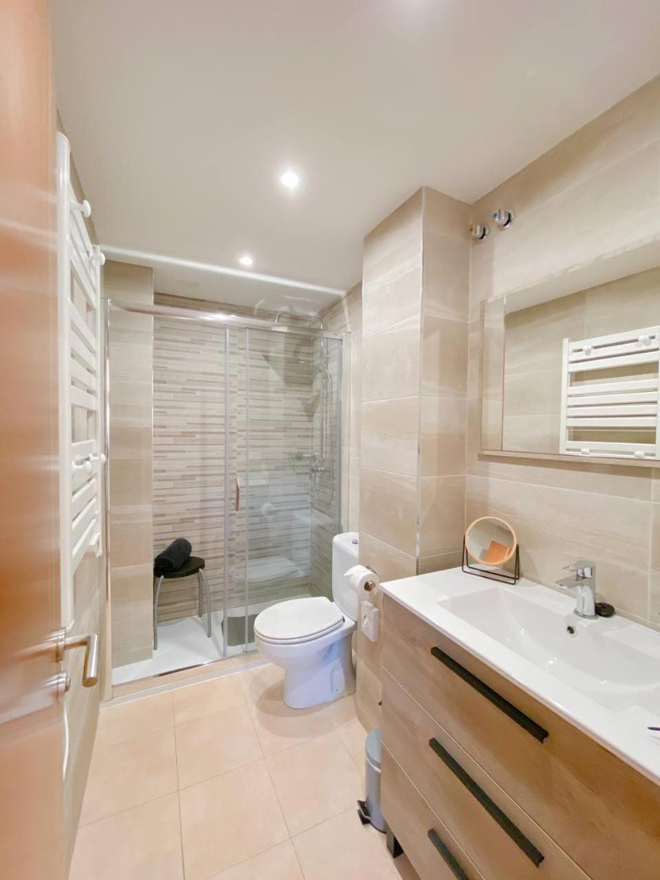 Elegante Ático Encamp - FREE Parking Wifi SmartTv - Con altillo y 2 baños completos! l by BonesVacances