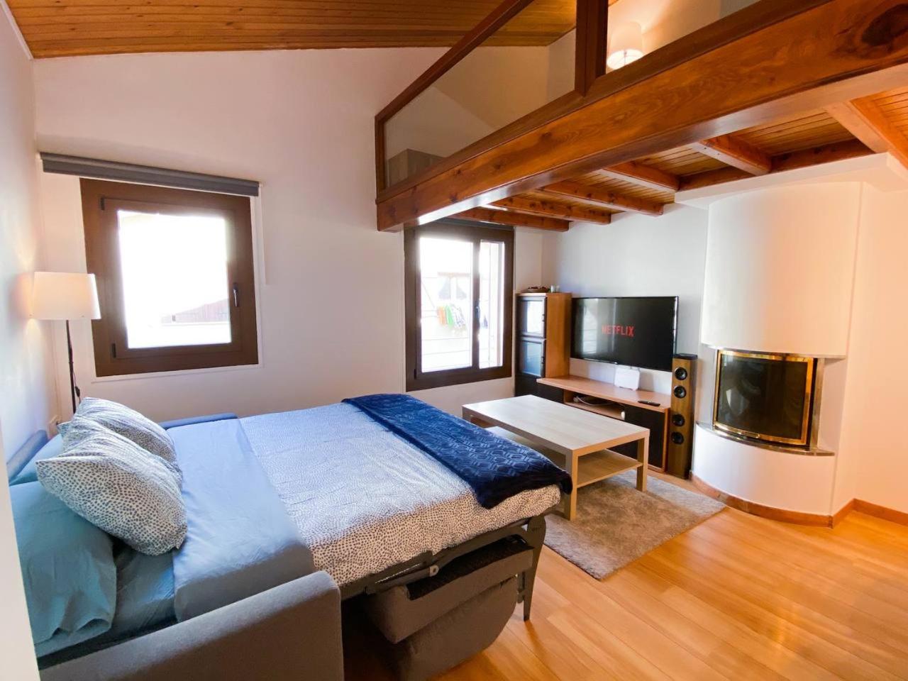 Elegante Ático Encamp - FREE Parking Wifi SmartTv - Con altillo y 2 baños completos! l by BonesVacances