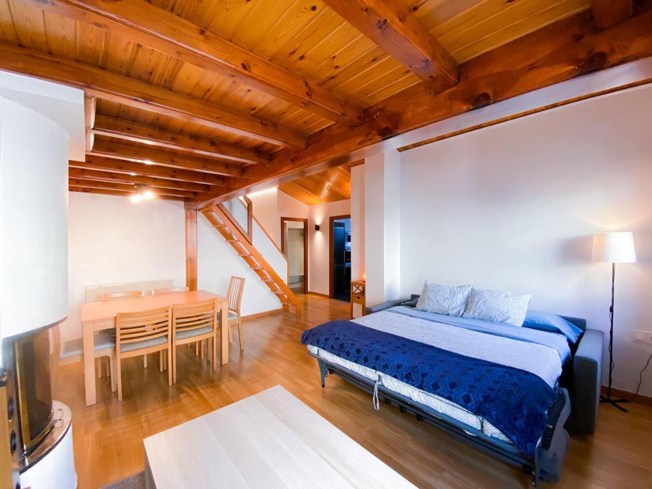 Elegante Ático Encamp - FREE Parking Wifi SmartTv - Con altillo y 2 baños completos! l by BonesVacances