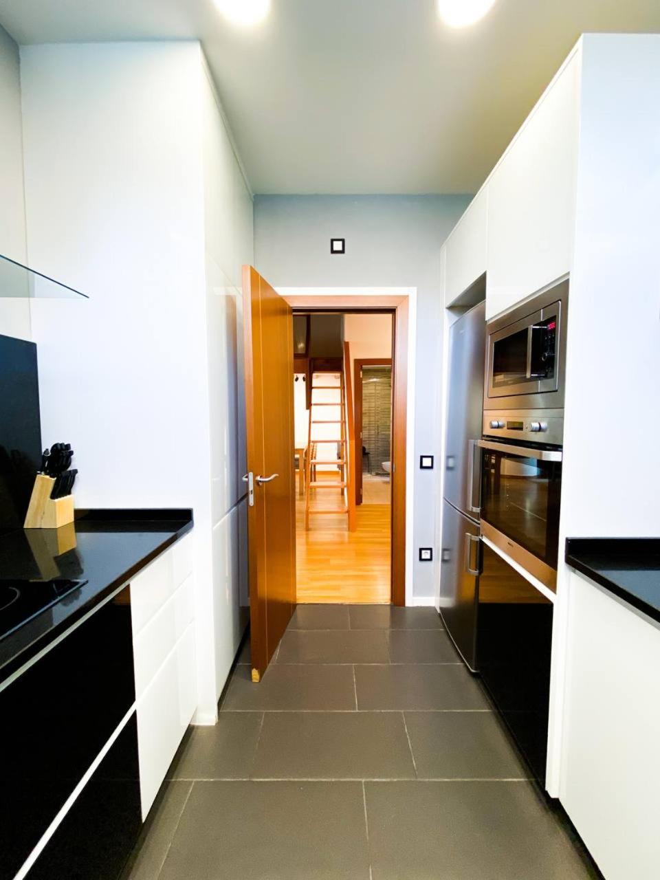 Elegante Ático Encamp - FREE Parking Wifi SmartTv - Con altillo y 2 baños completos! l by BonesVacances