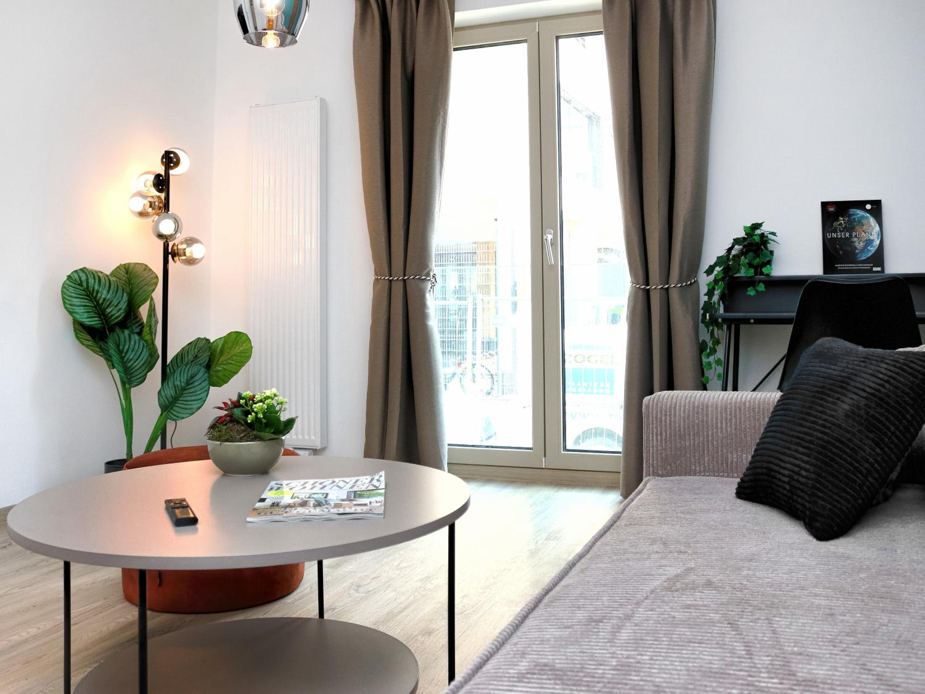 LIGHTPLACE • Design • Boxspring • Balkon • 2 Smart TV •Innenstadt