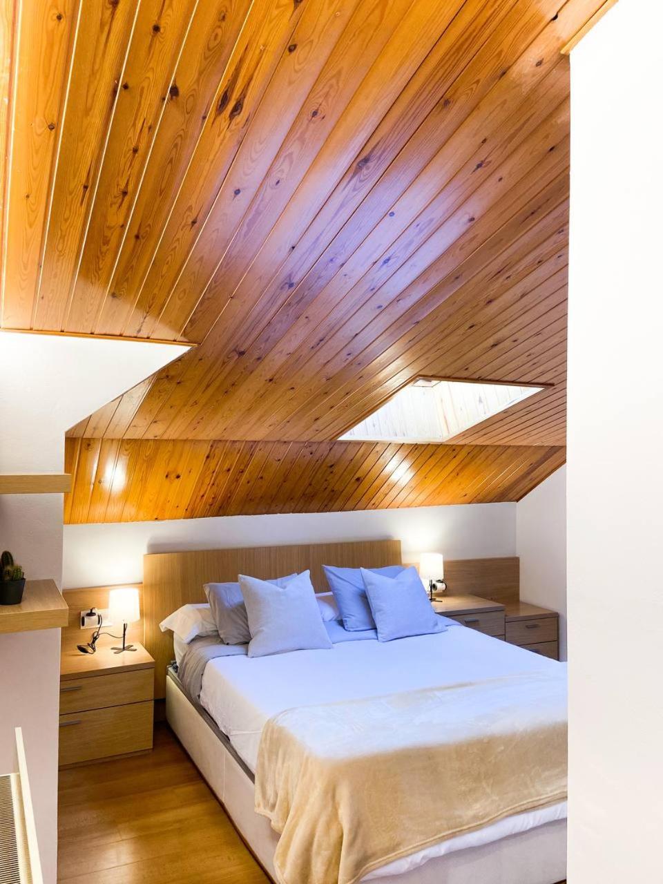 Elegante Ático Encamp - FREE Parking Wifi SmartTv - Con altillo y 2 baños completos! l by BonesVacances