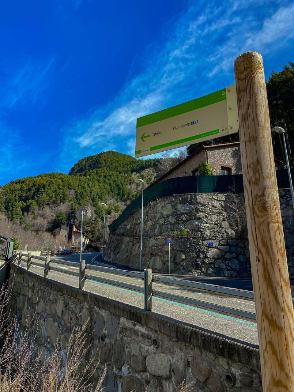 Elegante Ático Encamp - FREE Parking Wifi SmartTv - Con altillo y 2 baños completos! l by BonesVacances