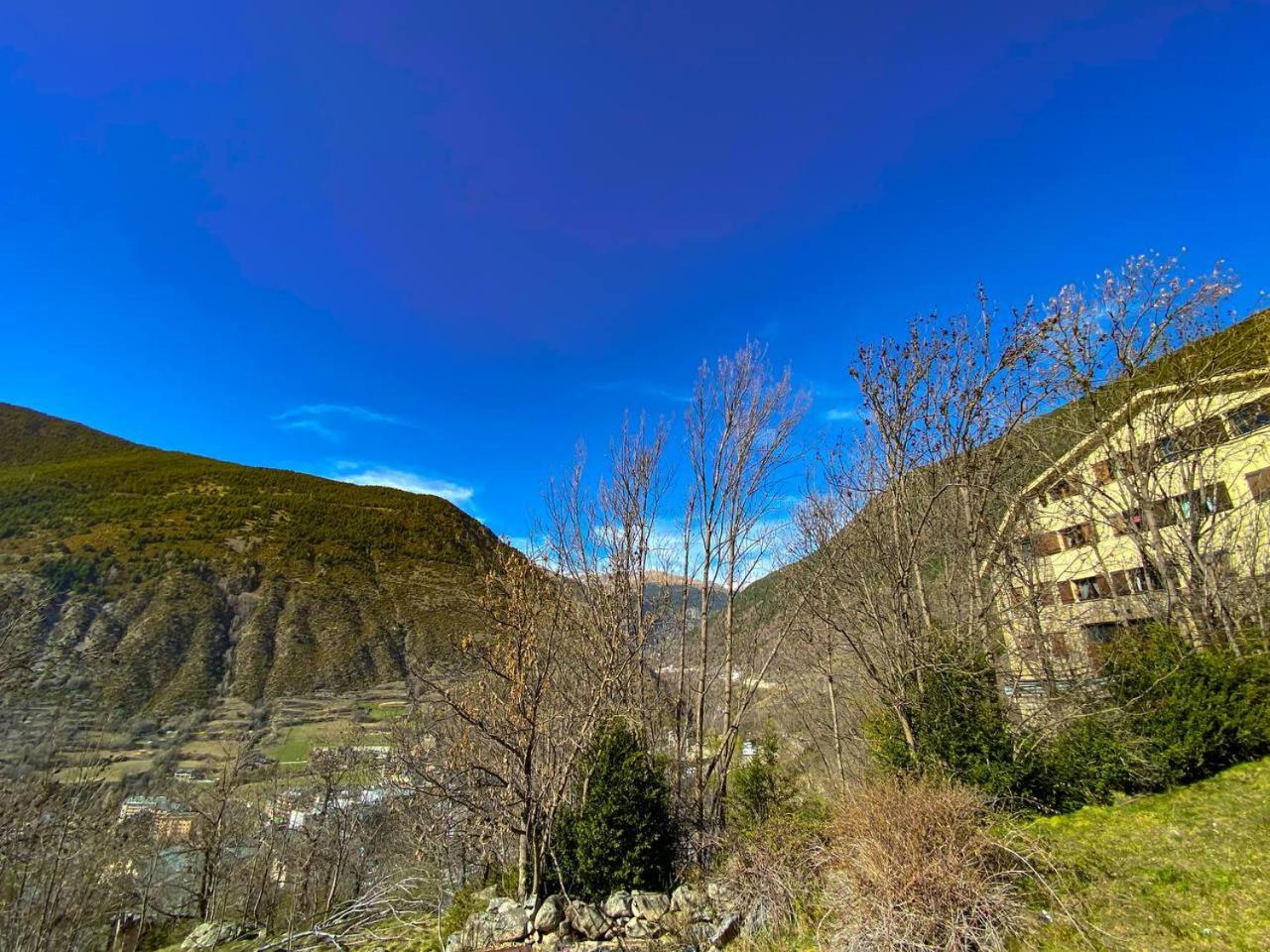Elegante Ático Encamp - FREE Parking Wifi SmartTv - Con altillo y 2 baños completos! l by BonesVacances