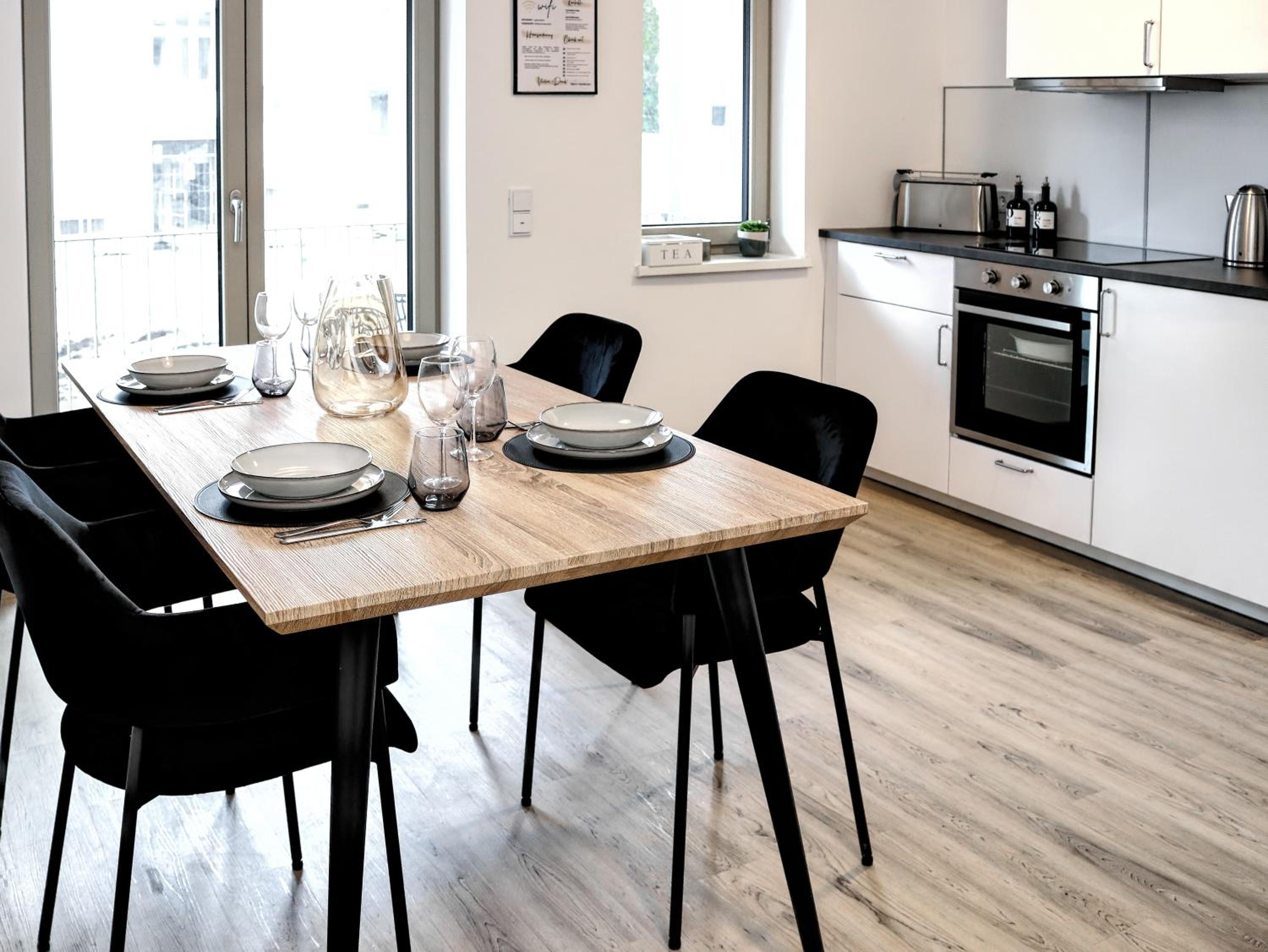 LIGHTPLACE • Design • Boxspring • Balkon • 2 Smart TV •Innenstadt